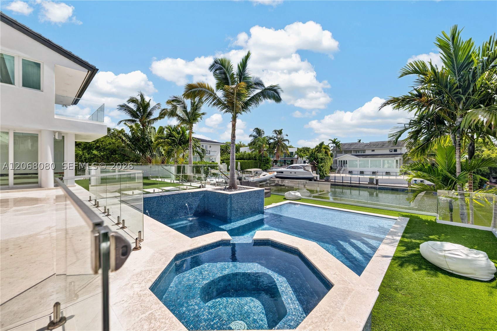 6819 Sunrise Pl Coral Gables, FL 33133