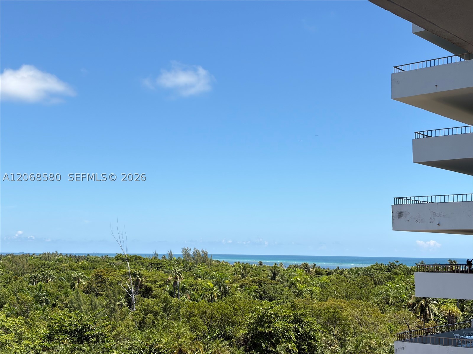 image Commodore Club West2