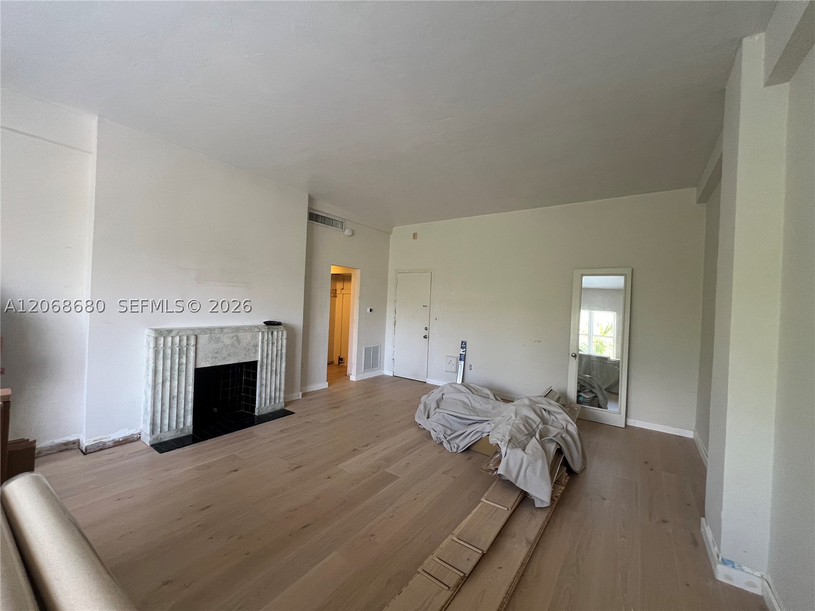 2421 Lake Pancoast Dr #4D