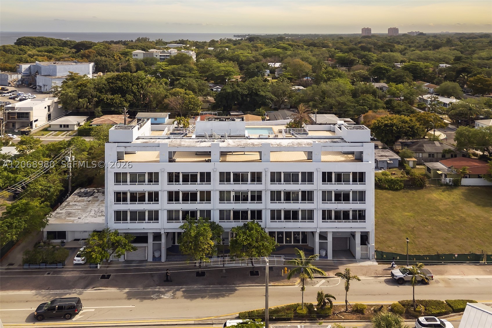 3250 Grand Ave #504