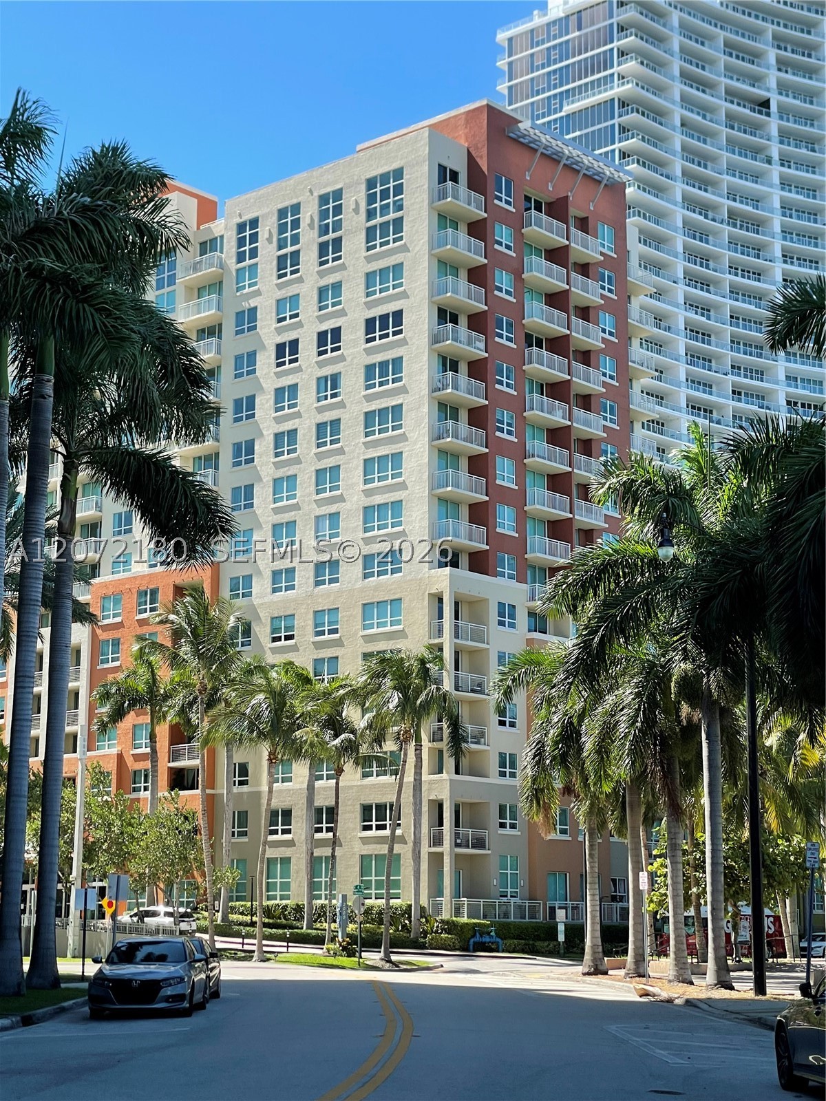 2000 N Bayshore Dr #205