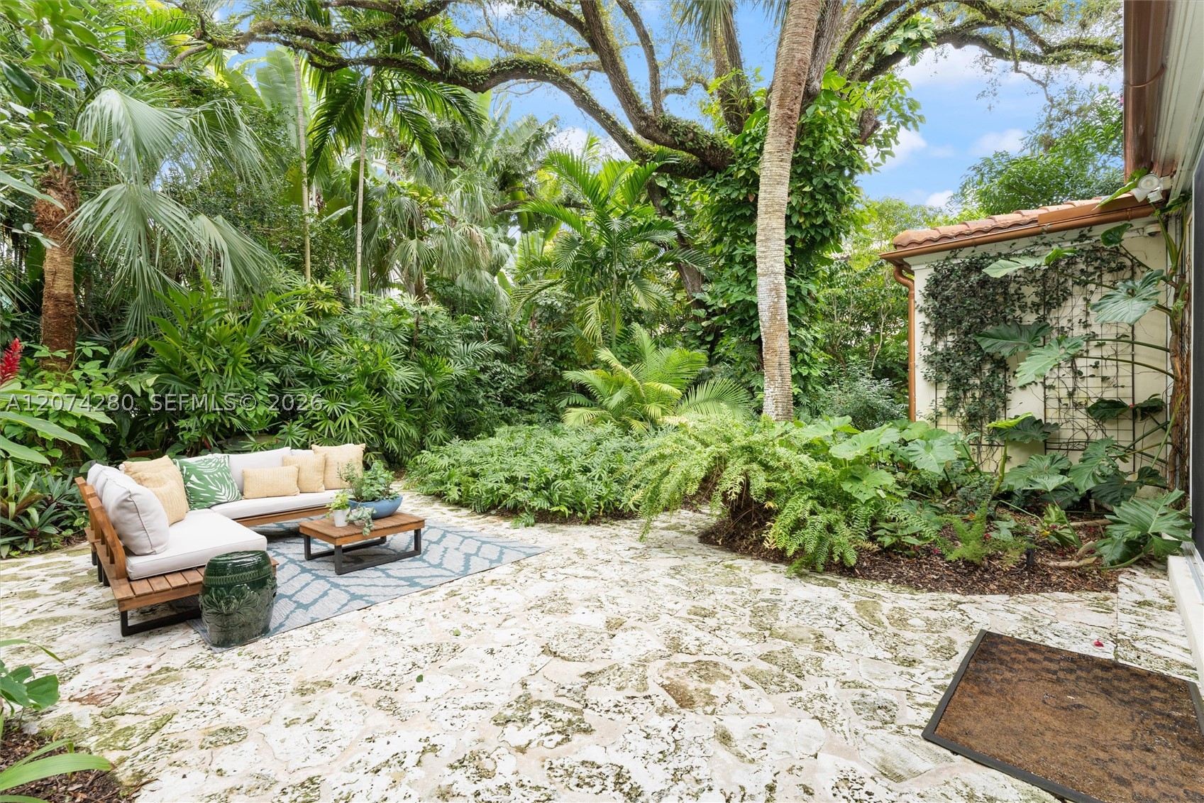 3919 Braganza Ave Miami, FL 33133