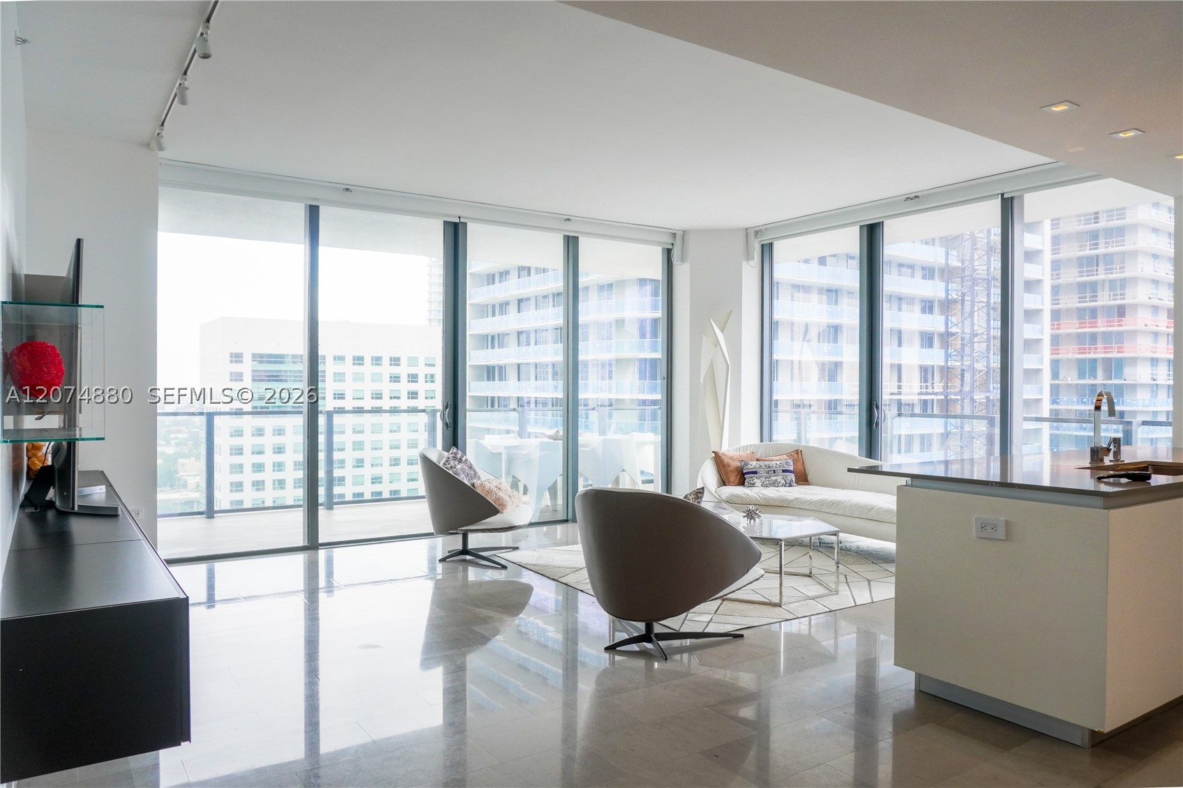 88 SW 7th #2112 Miami, FL 33130