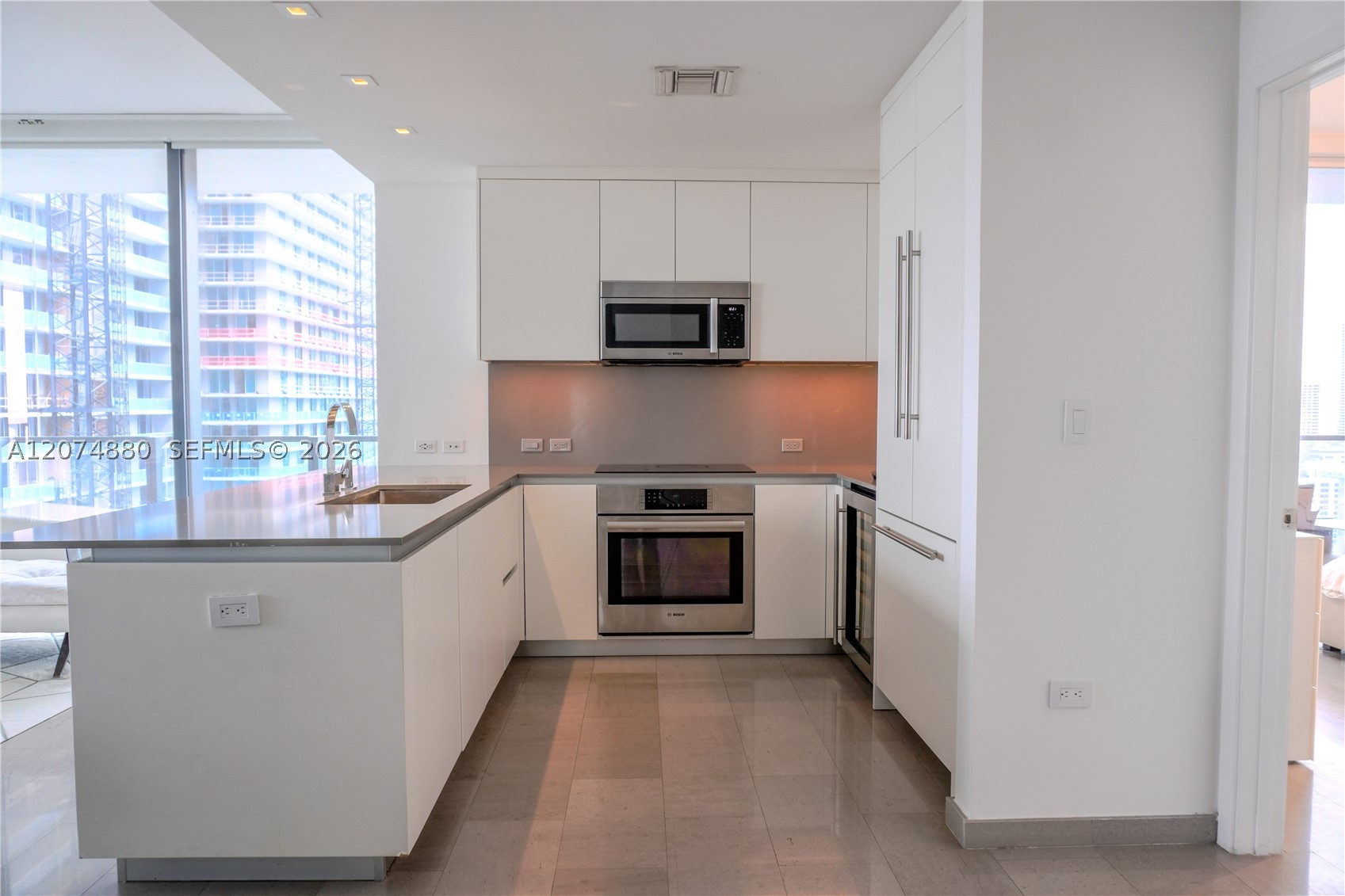 88 SW 7th #2112 Miami, FL 33130