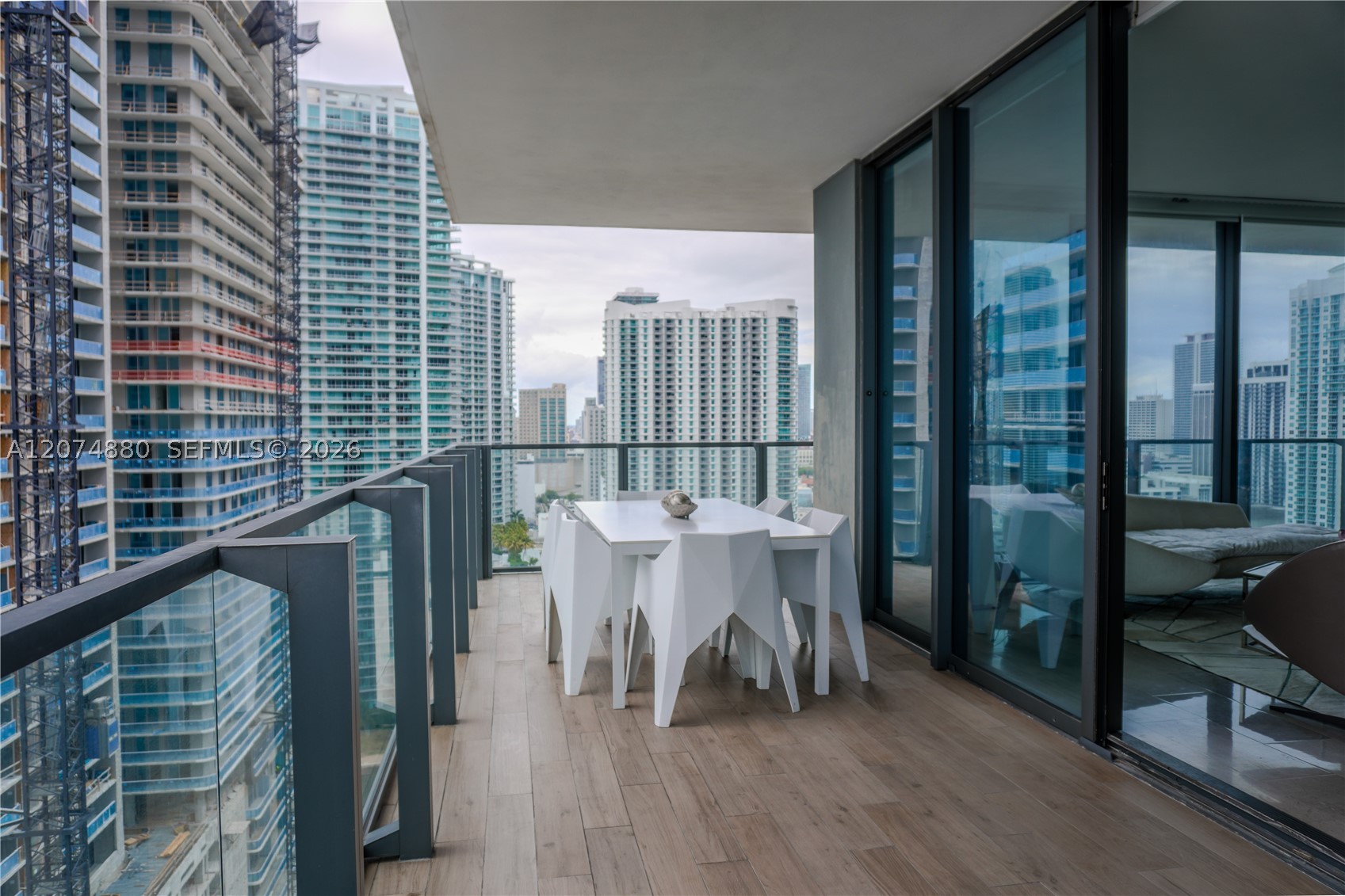 88 SW 7th #2112 Miami, FL 33130