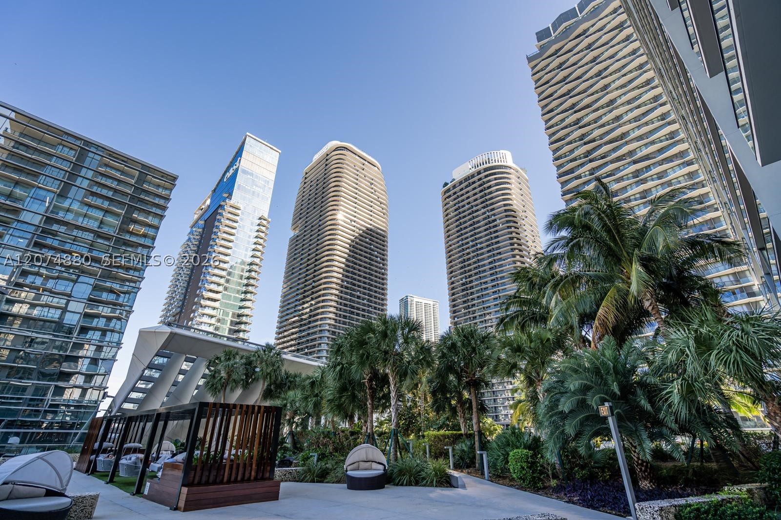 88 SW 7th #2112 Miami, FL 33130