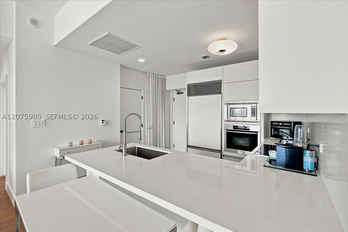 6799 Collins Ave #412 Miami Beach, FL 33141
