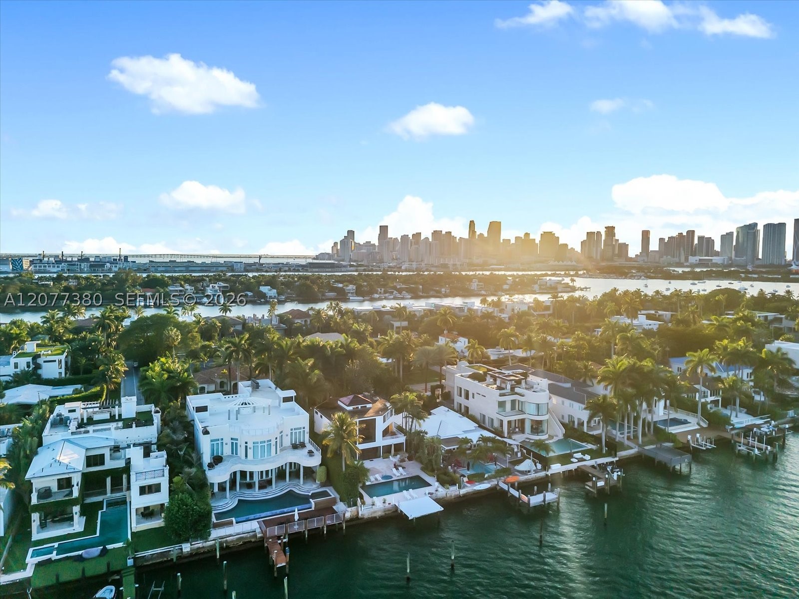 279 N Hibiscus Dr Miami Beach, FL 33139