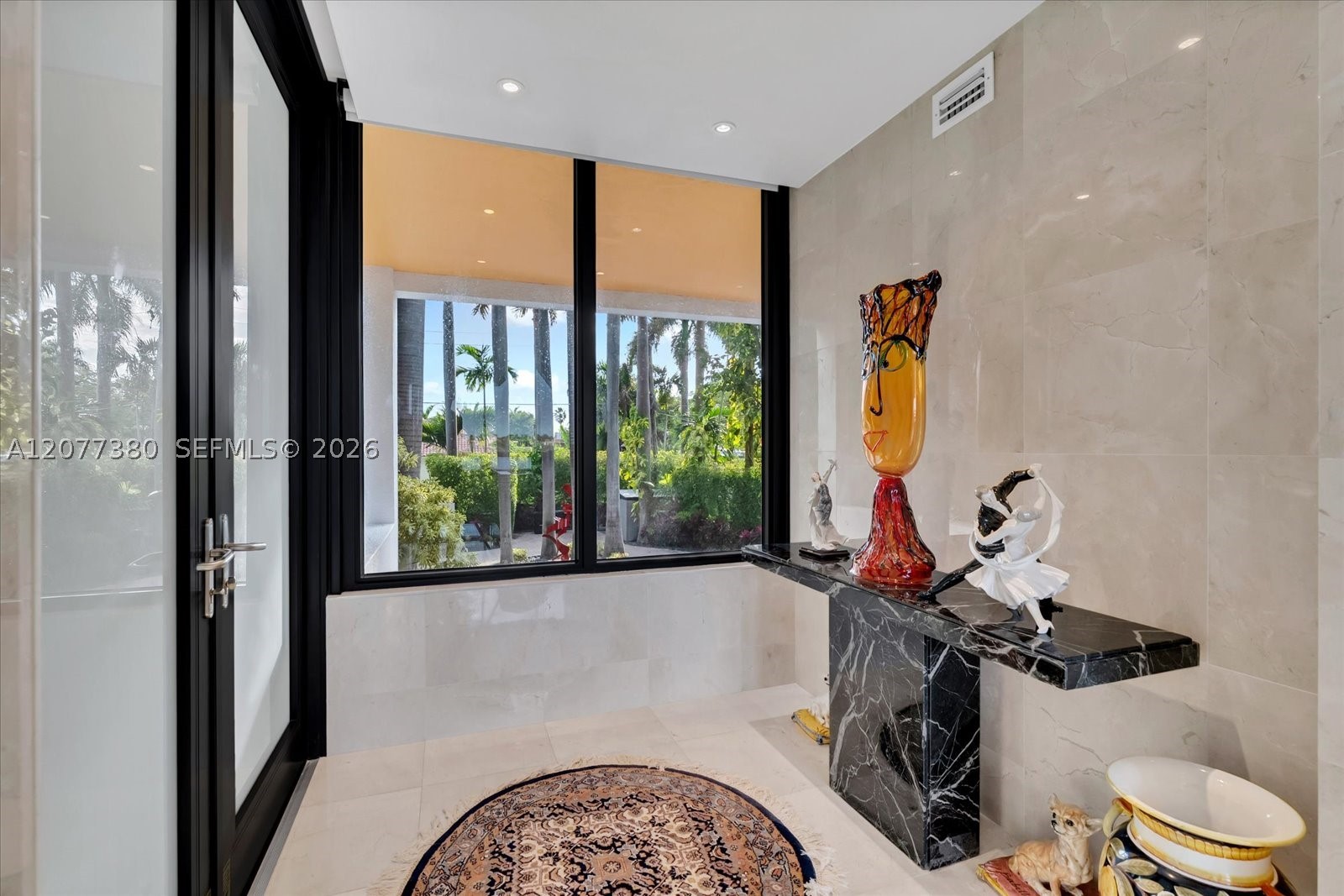279 N Hibiscus Dr Miami Beach, FL 33139
