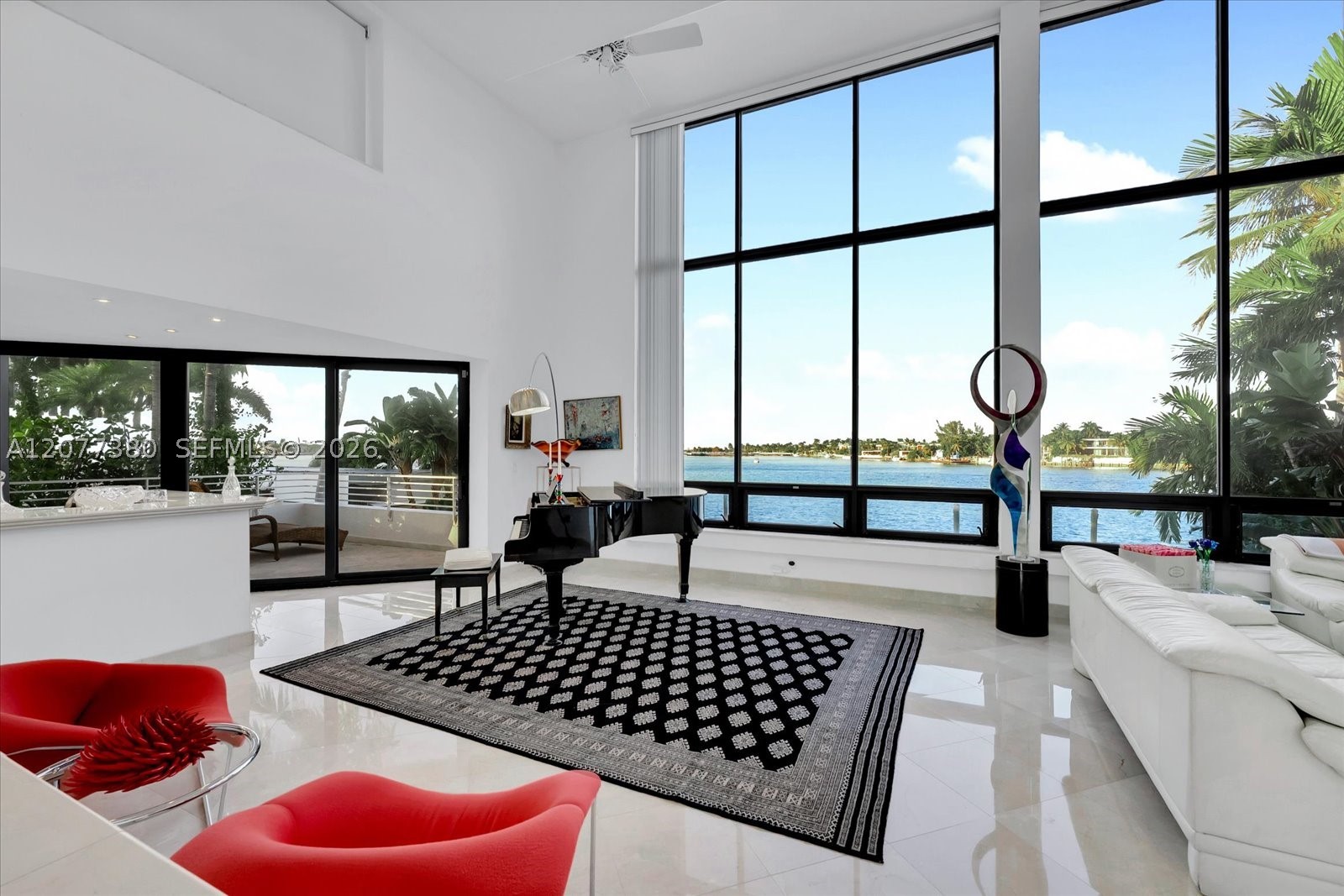 279 N Hibiscus Dr Miami Beach, FL 33139