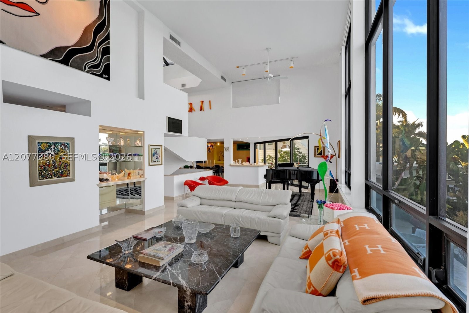 279 N Hibiscus Dr Miami Beach, FL 33139