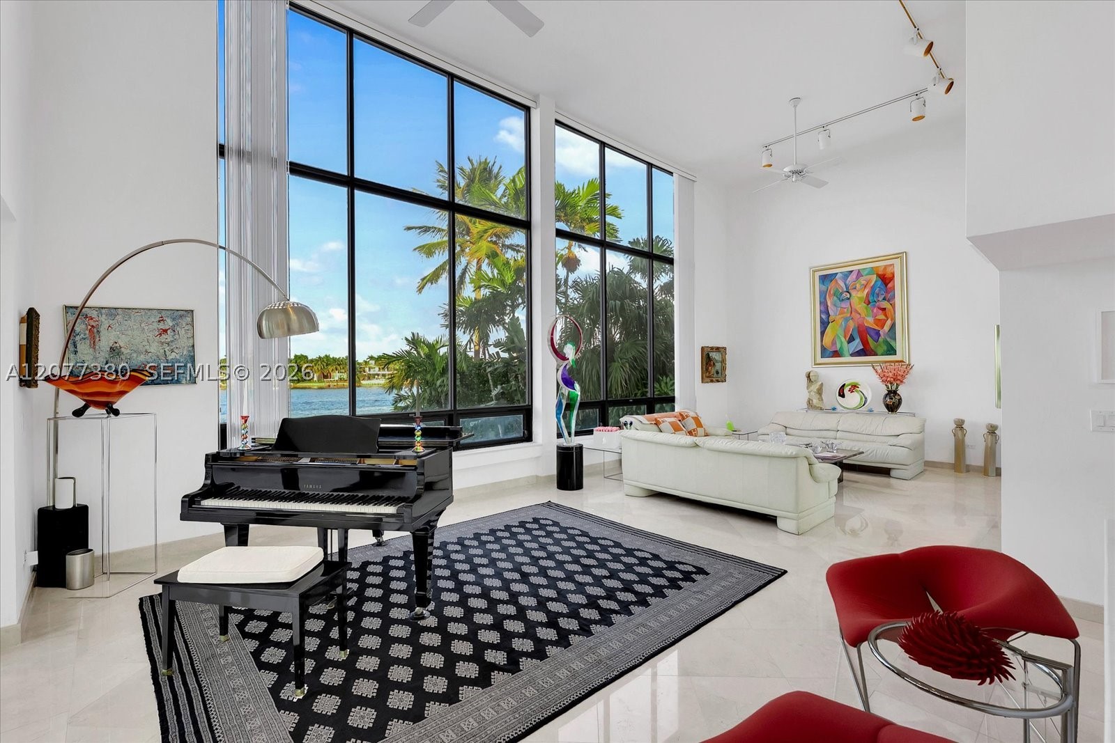 279 N Hibiscus Dr Miami Beach, FL 33139