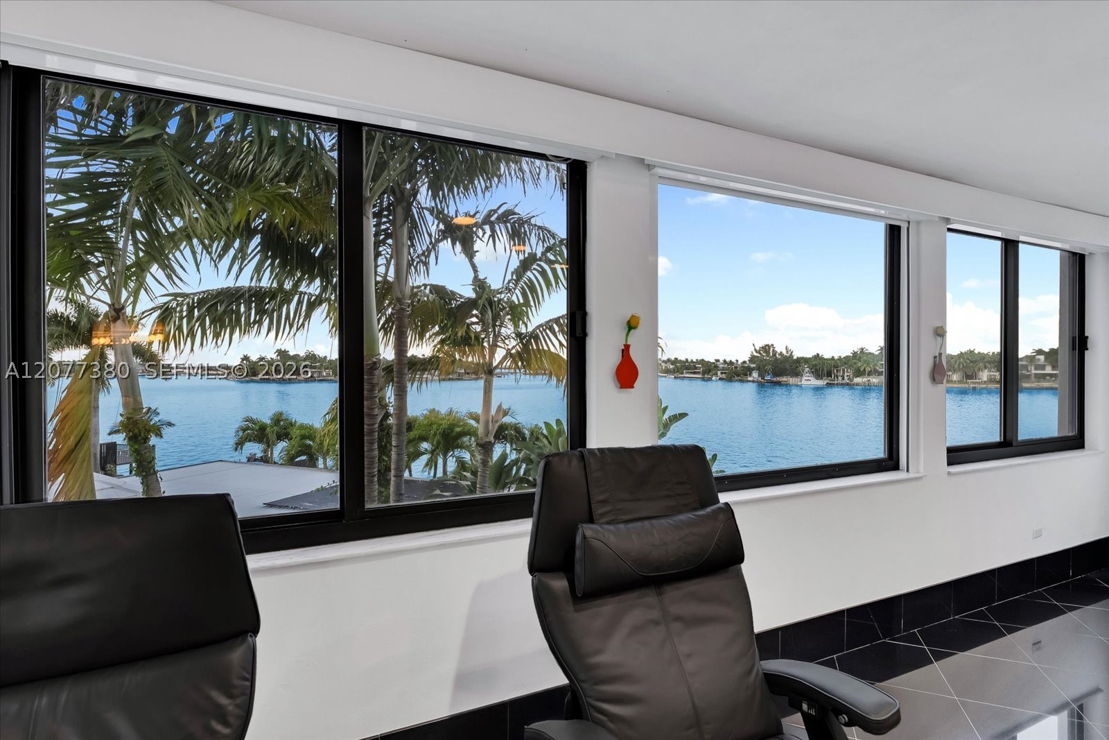 279 N Hibiscus Dr Miami Beach, FL 33139