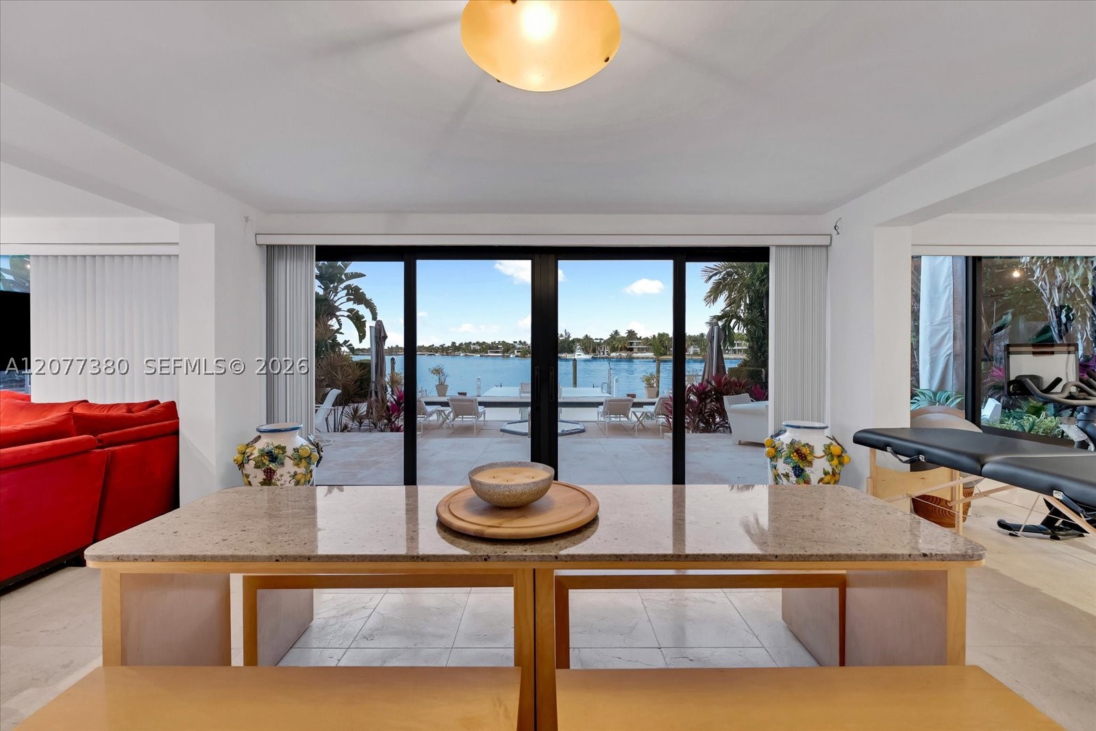 279 N Hibiscus Dr Miami Beach, FL 33139