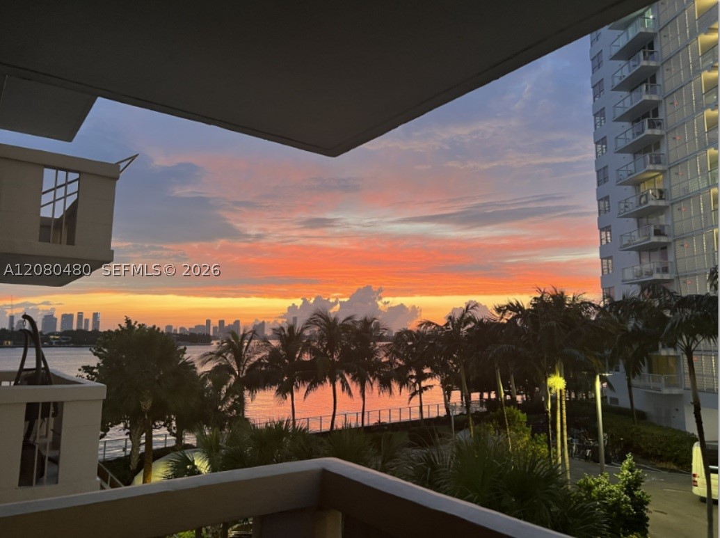 800 West Ave #342