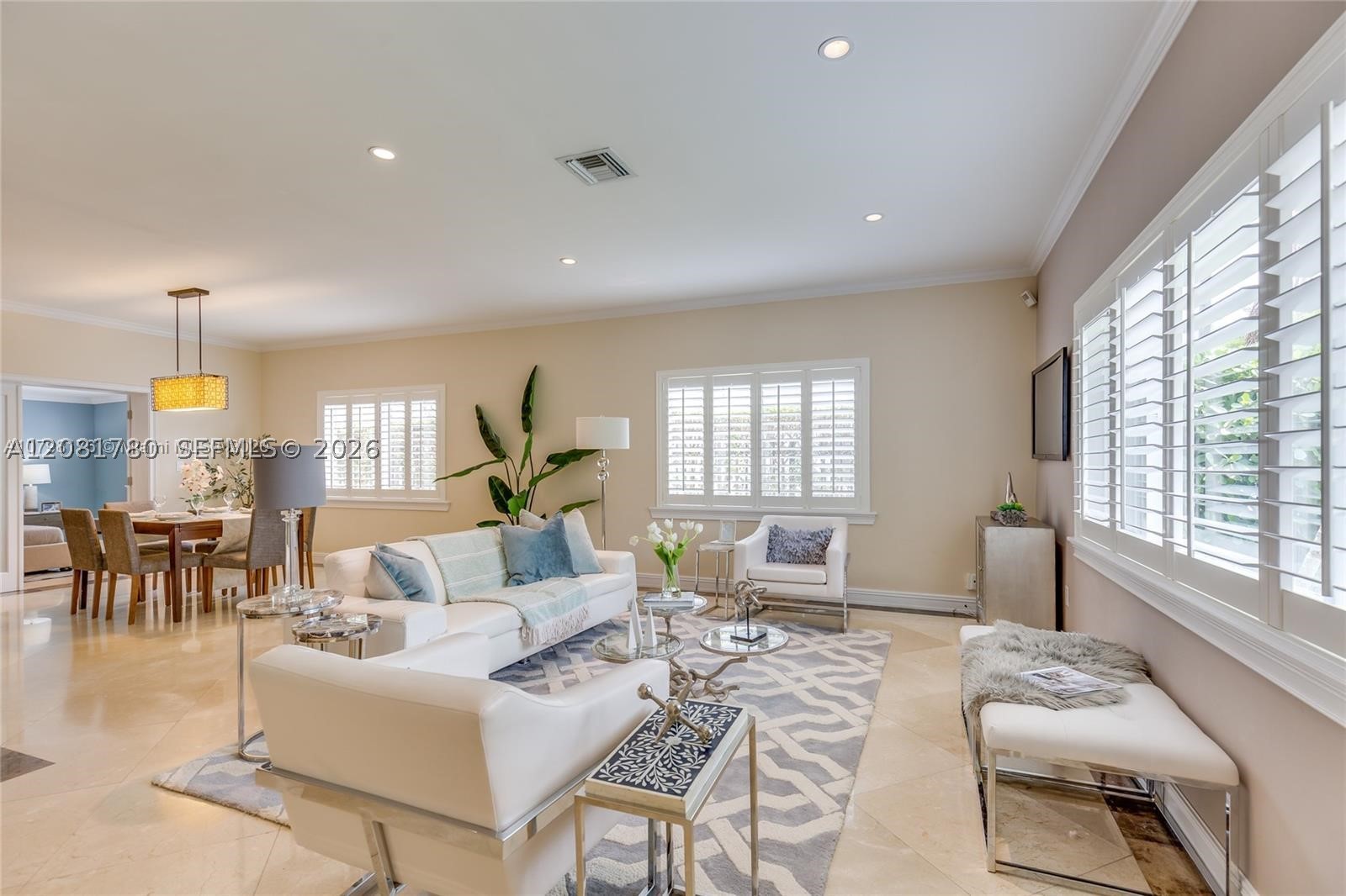 4323 N Bay Rd Miami Beach, FL 33140