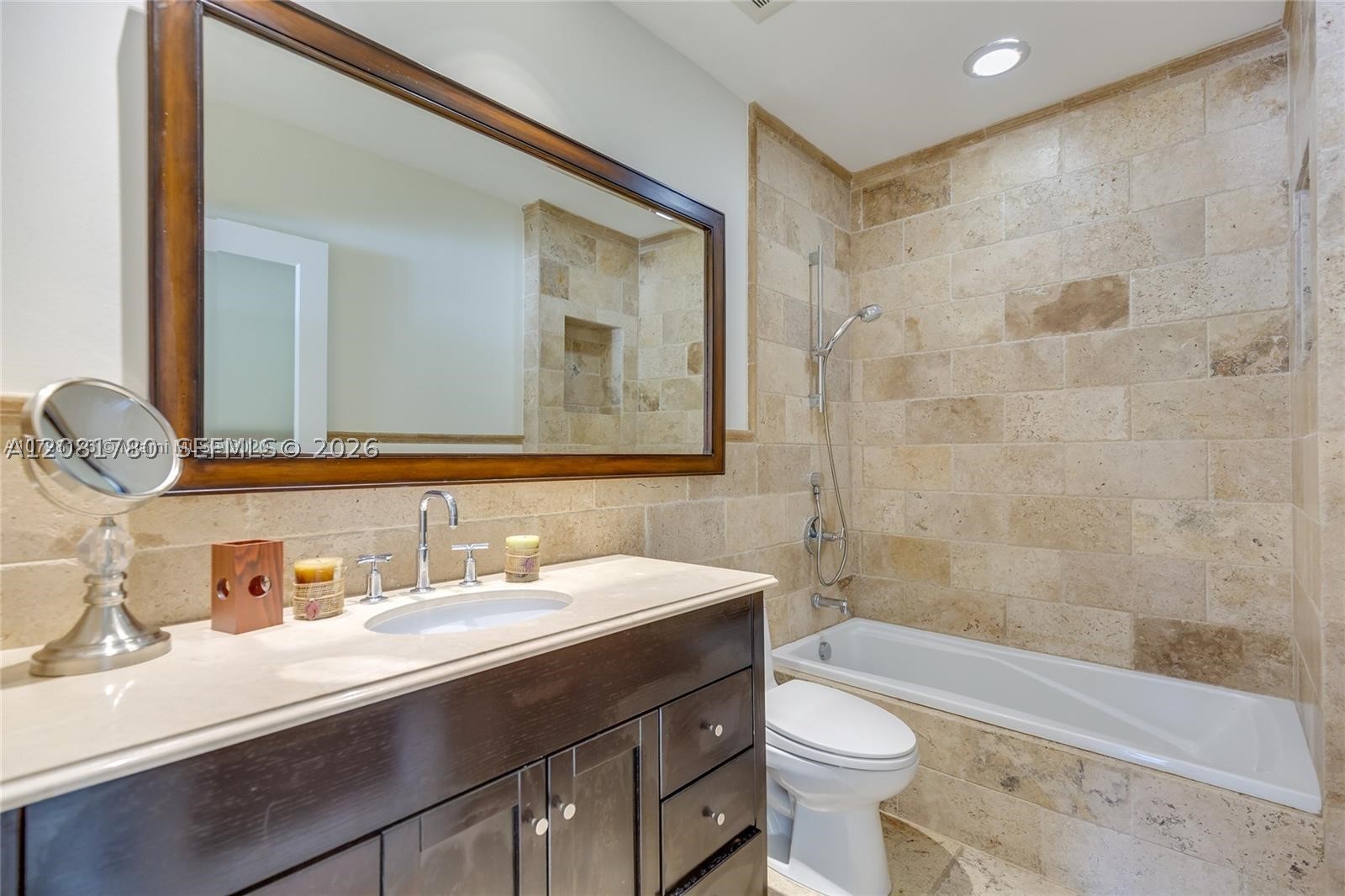 4323 N Bay Rd Miami Beach, FL 33140