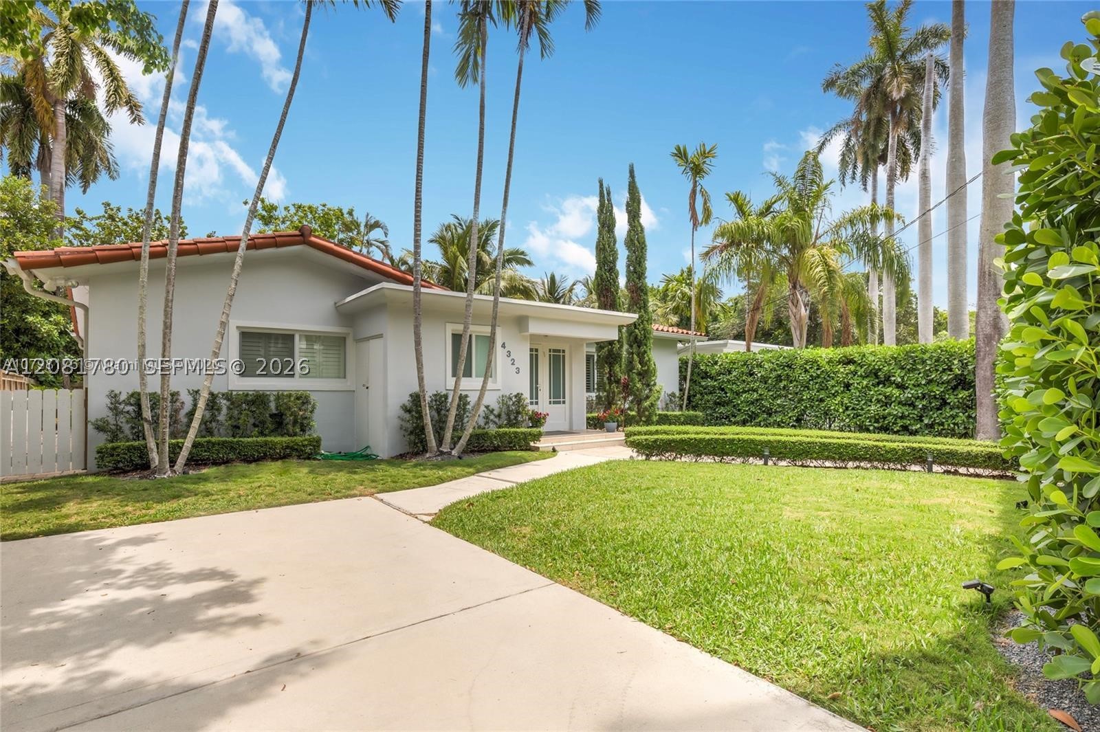 4323 N Bay Rd Miami Beach, FL 33140