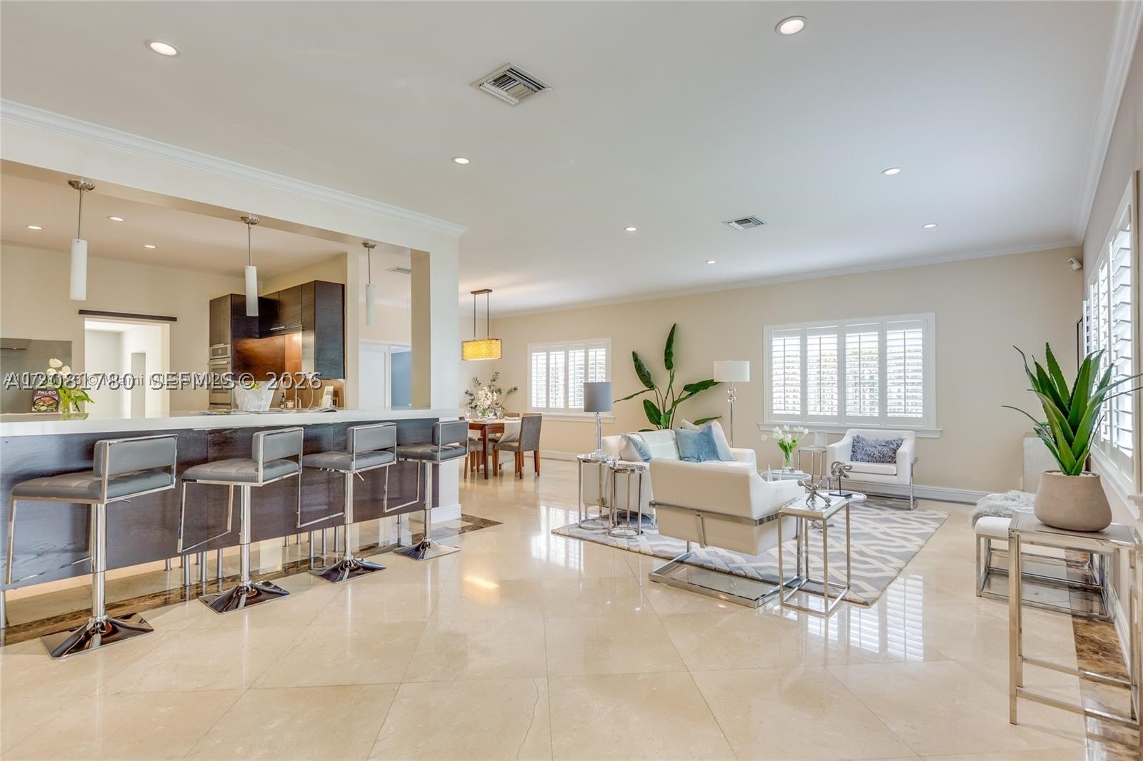 4323 N Bay Rd Miami Beach, FL 33140