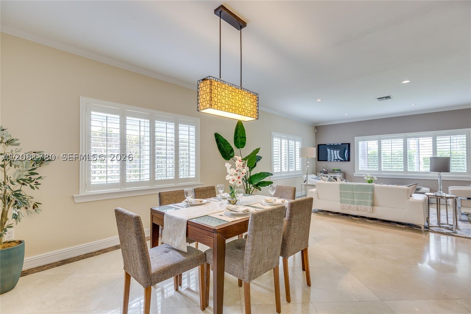4323 N Bay Rd Miami Beach, FL 33140