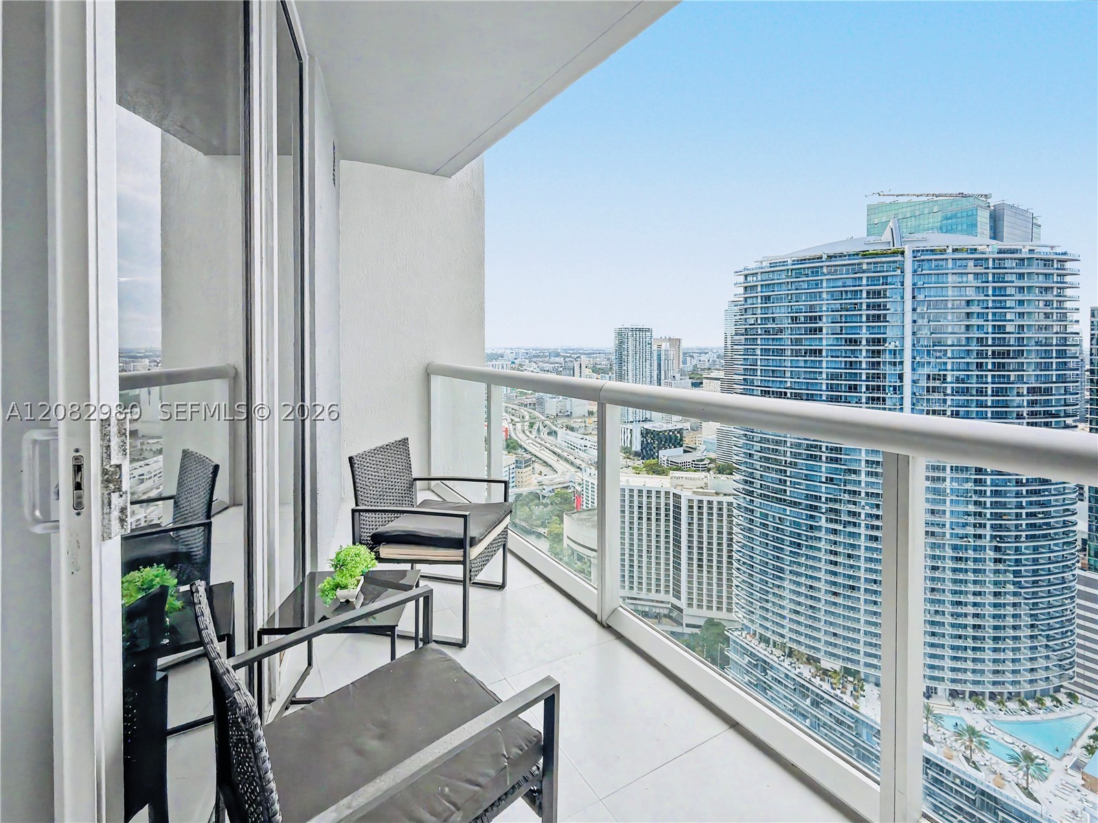 image Icon Brickell I8