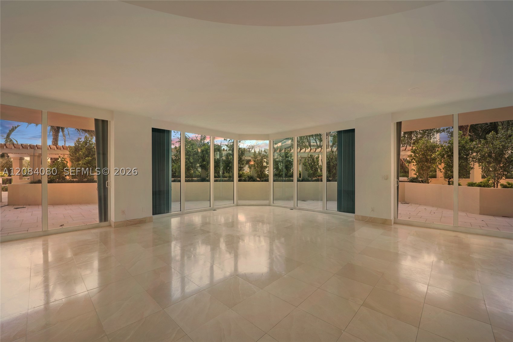 300 S Pointe Dr #303