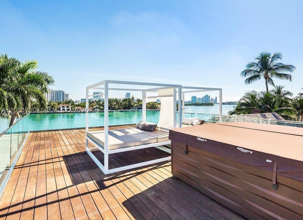 321 E Dilido Dr Miami Beach, FL 33139