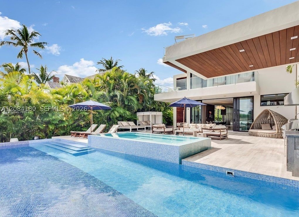 321 E Dilido Dr Miami Beach, FL 33139