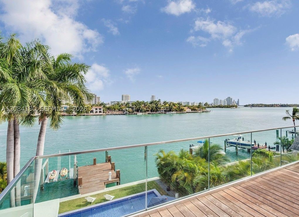 321 E Dilido Dr Miami Beach, FL 33139