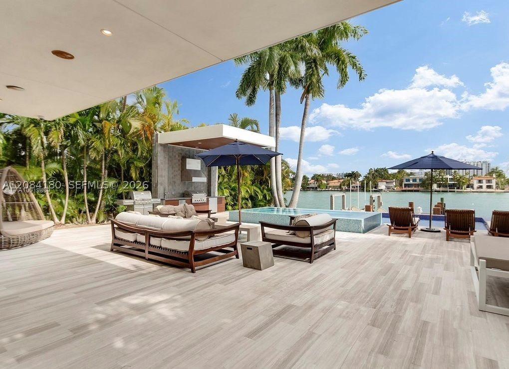 321 E Dilido Dr Miami Beach, FL 33139