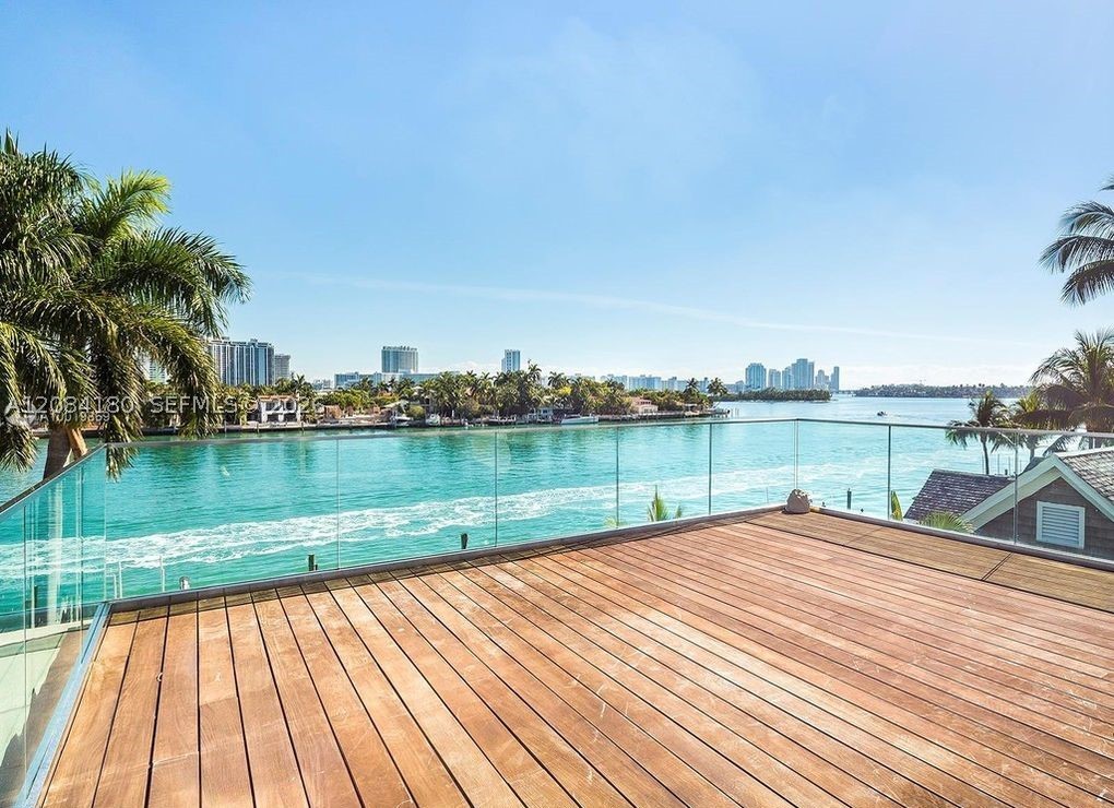 321 E Dilido Dr Miami Beach, FL 33139
