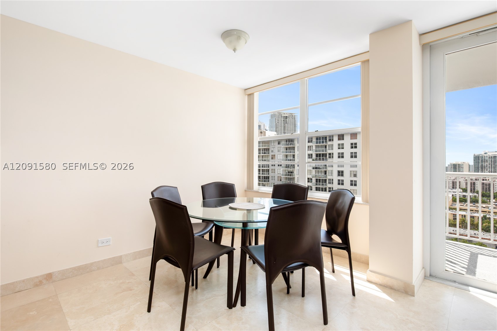 image Winston Towers 40017