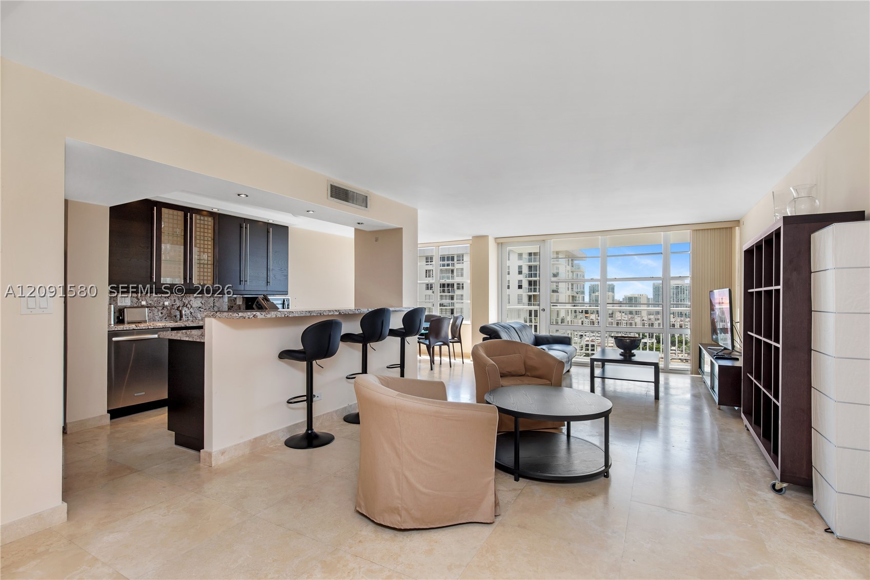 image Winston Towers 4002