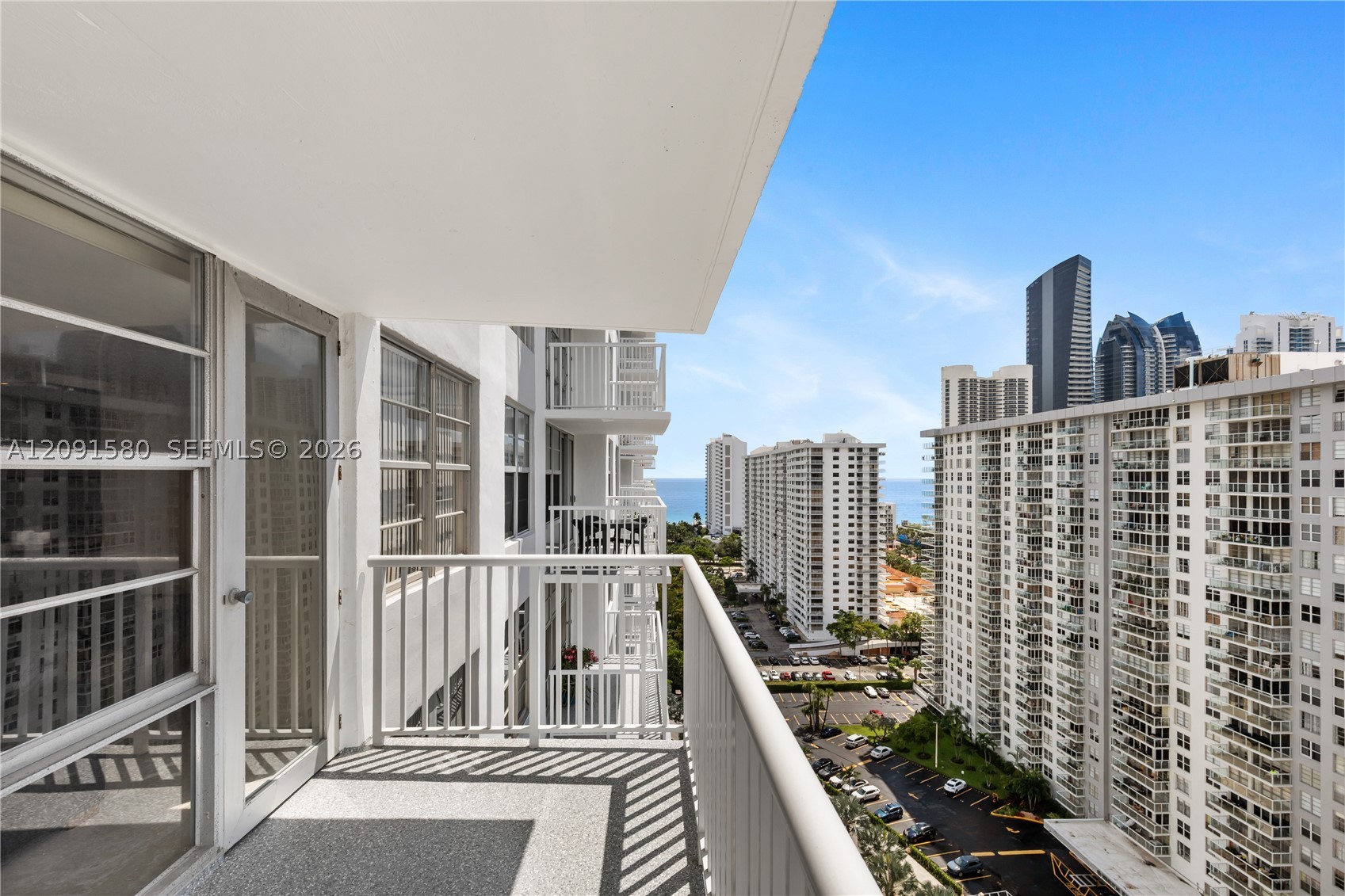 image Winston Towers 40030