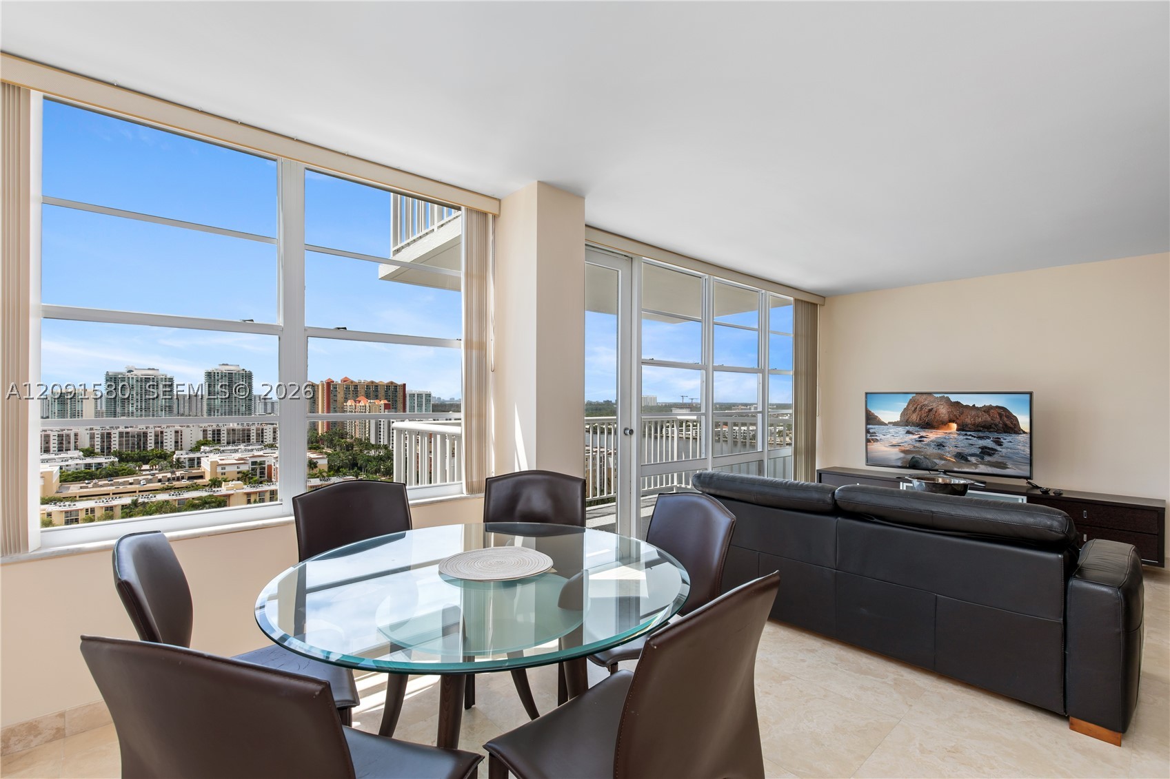 image Winston Towers 4008