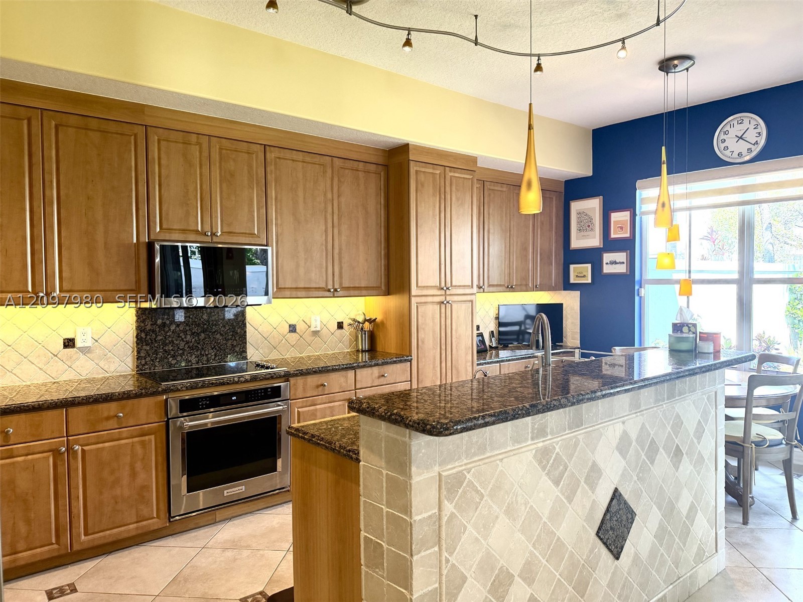 3191 NE 211th Ter Aventura, FL 33180