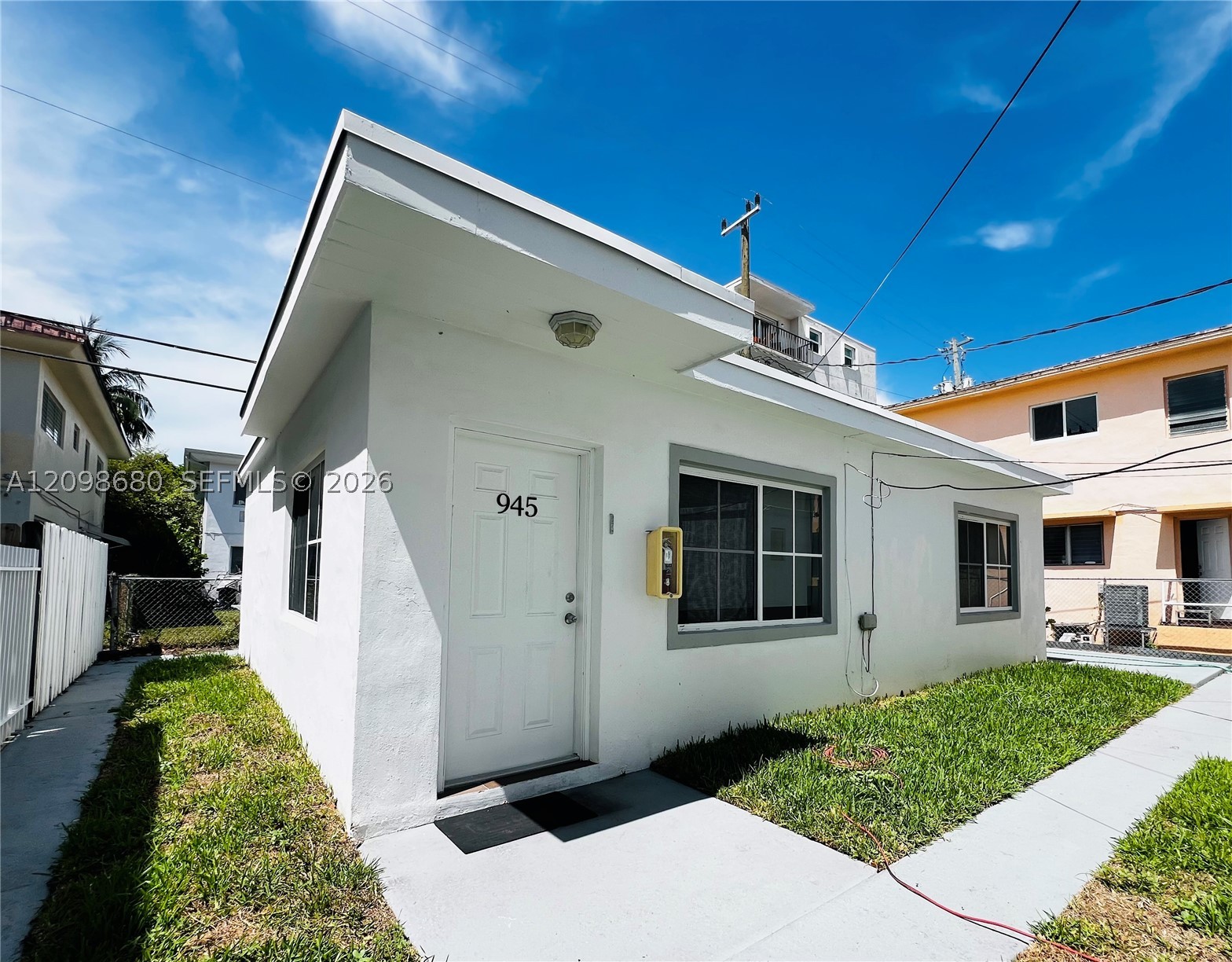 1001 Bay Dr #945