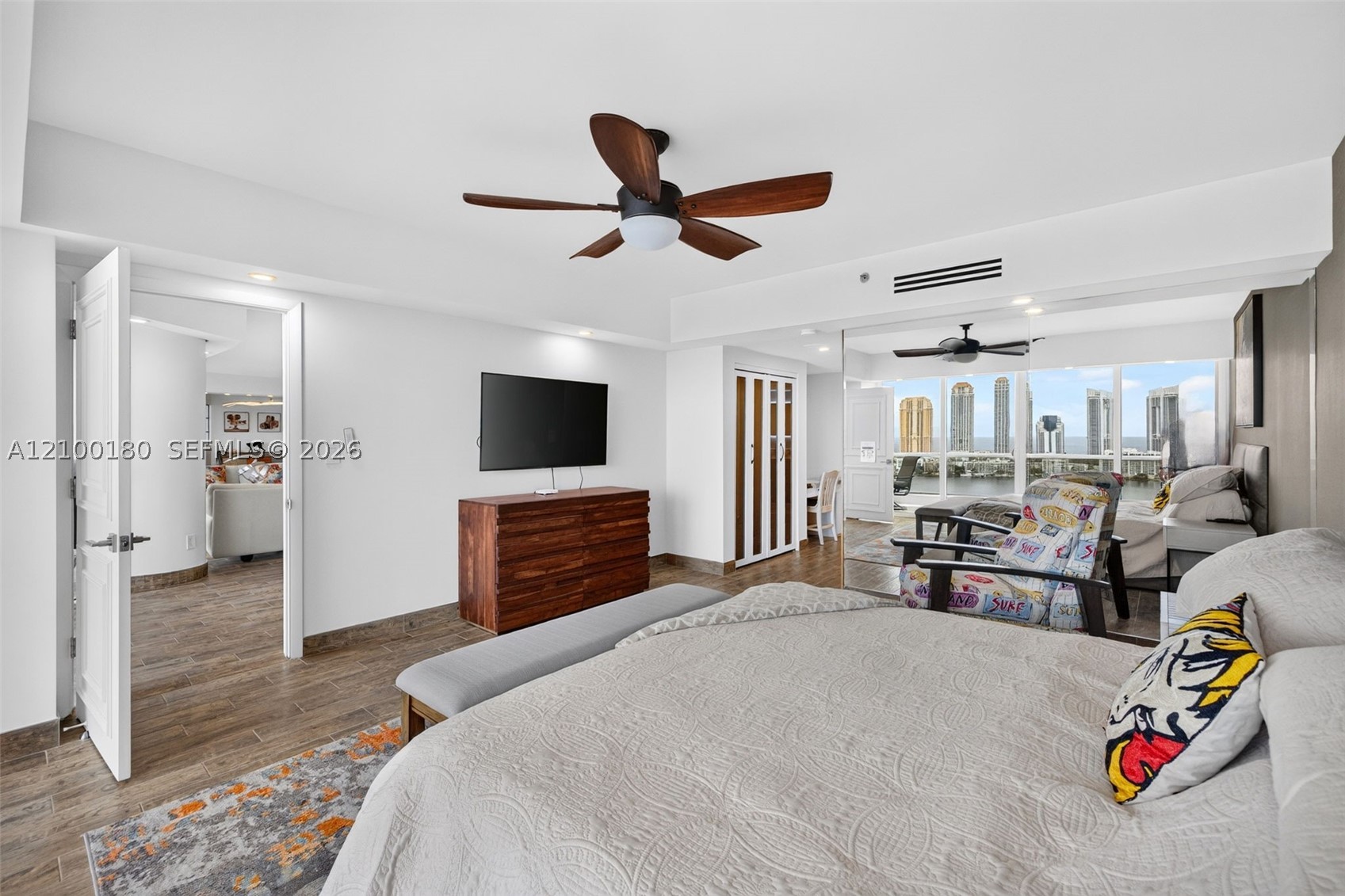 7000 Island Blvd #2409-2410 Aventura, FL 33160