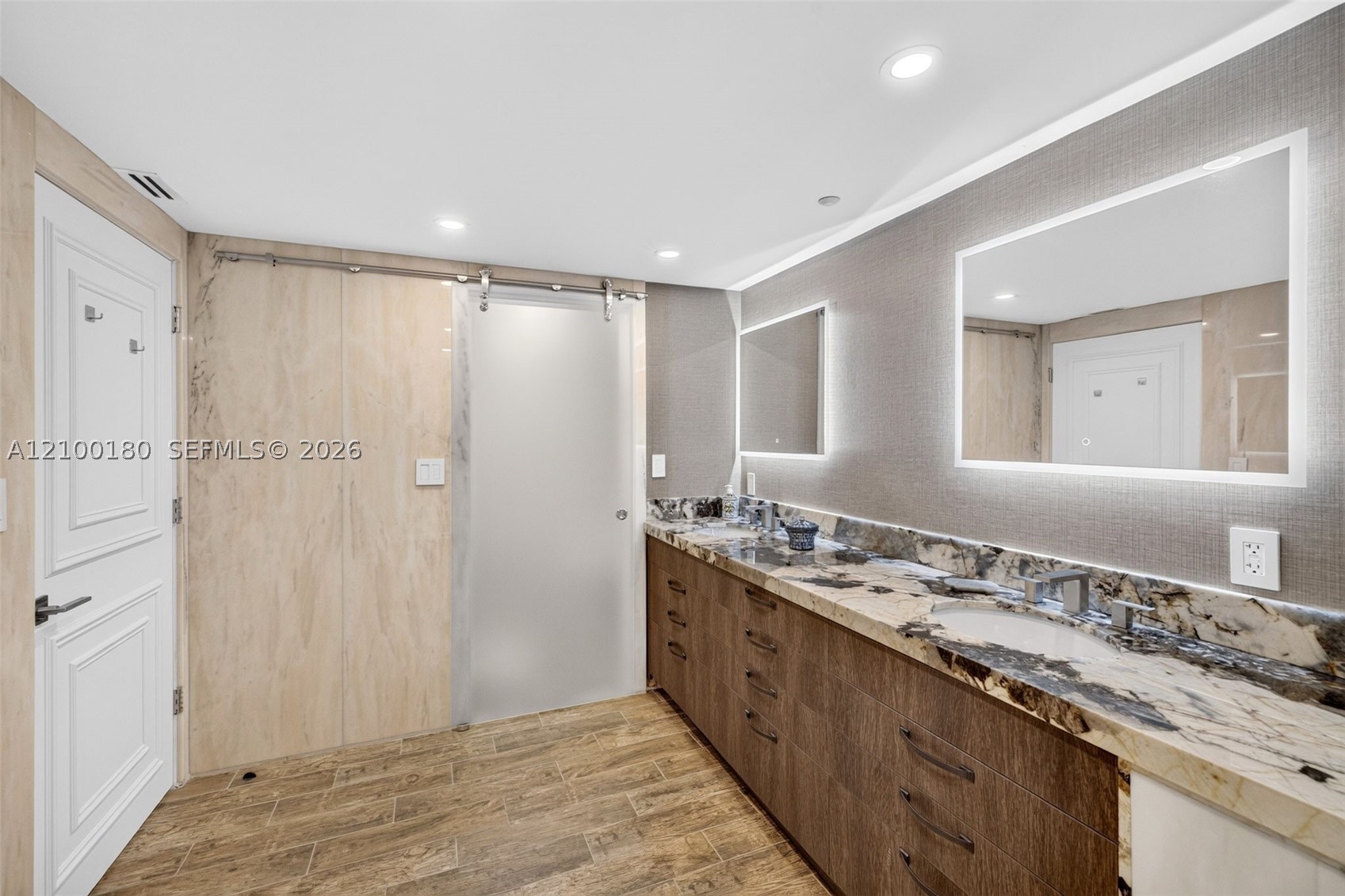 7000 Island Blvd #2409-2410 Aventura, FL 33160