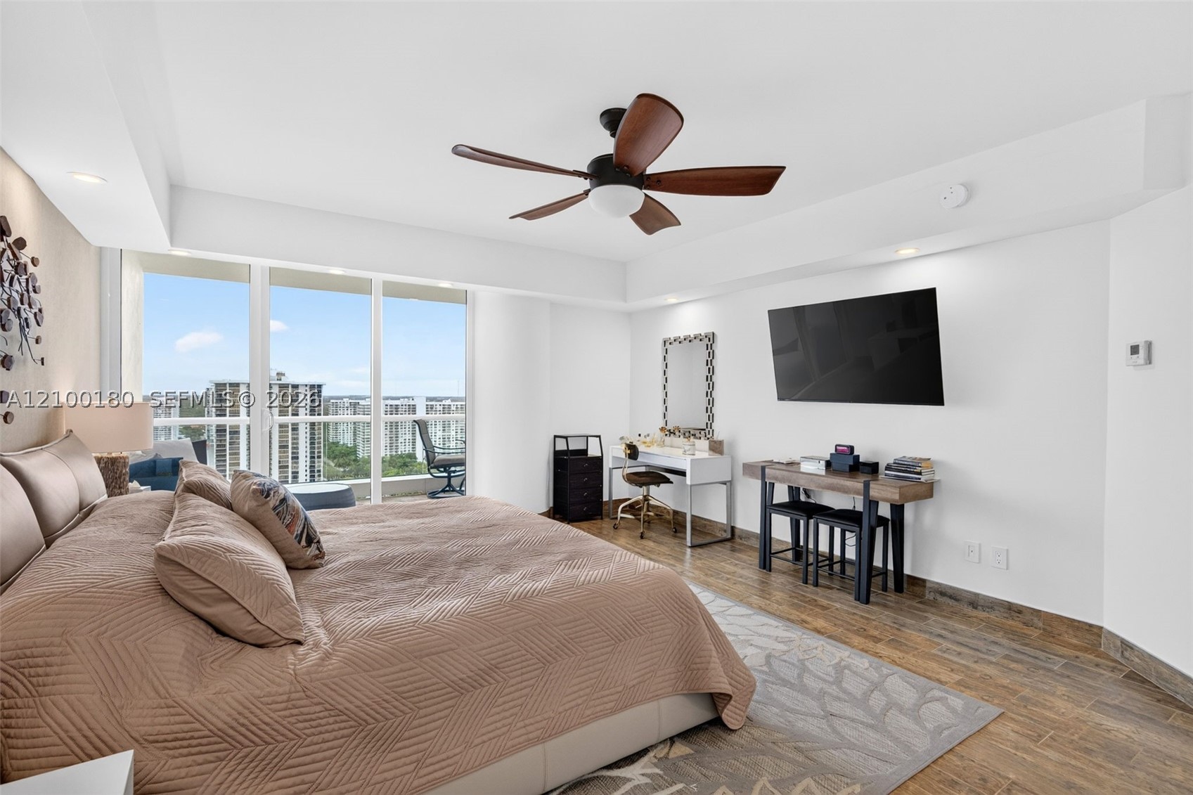 7000 Island Blvd #2409-2410 Aventura, FL 33160