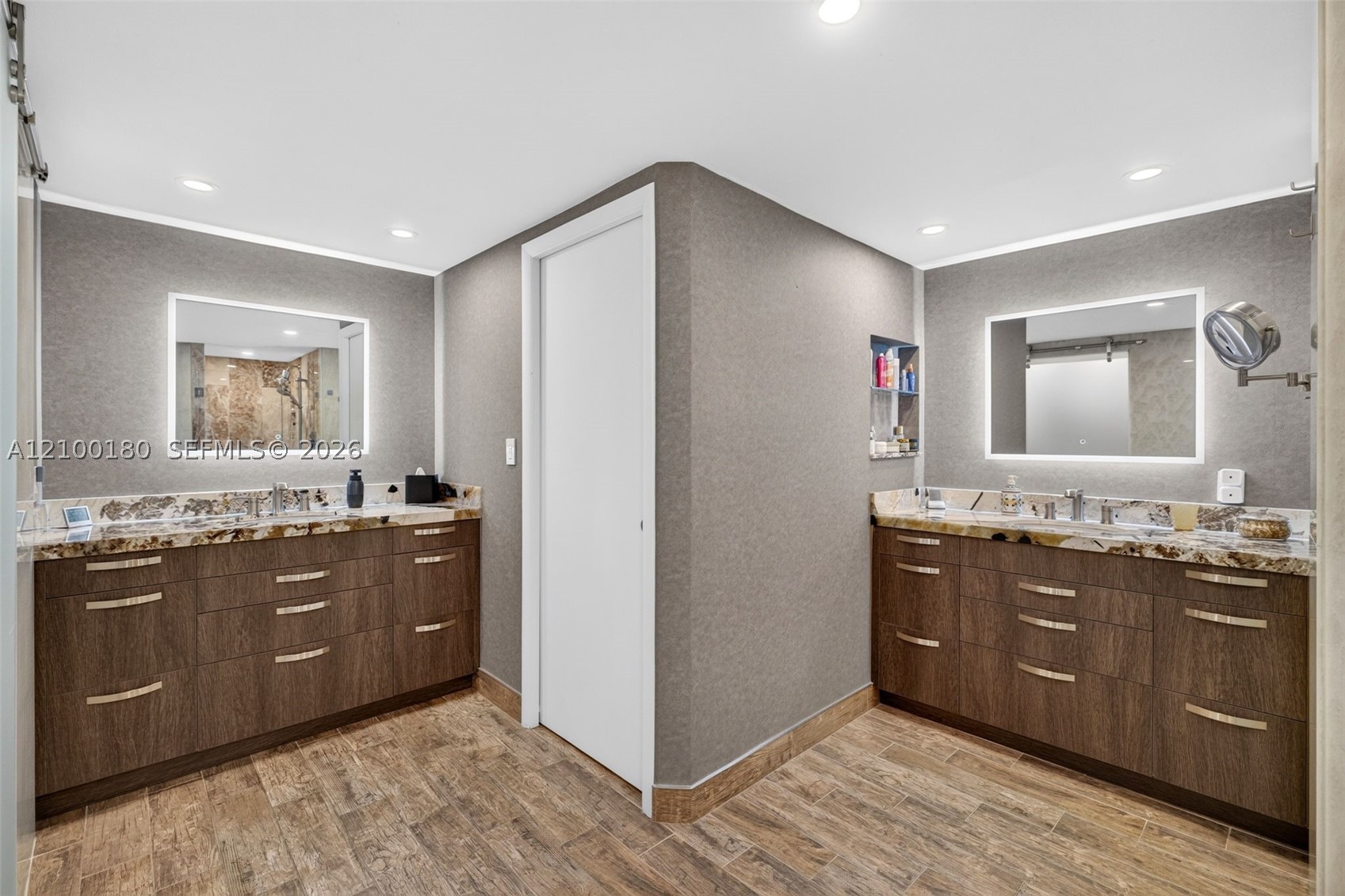 7000 Island Blvd #2409-2410 Aventura, FL 33160