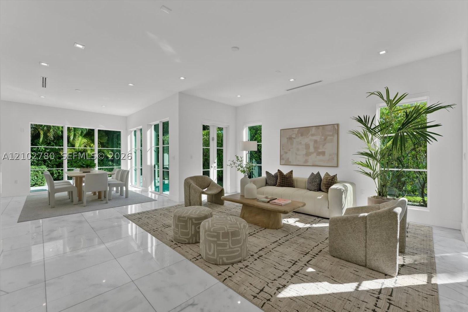 315 Santander Ave #315 Coral Gables, FL 33134