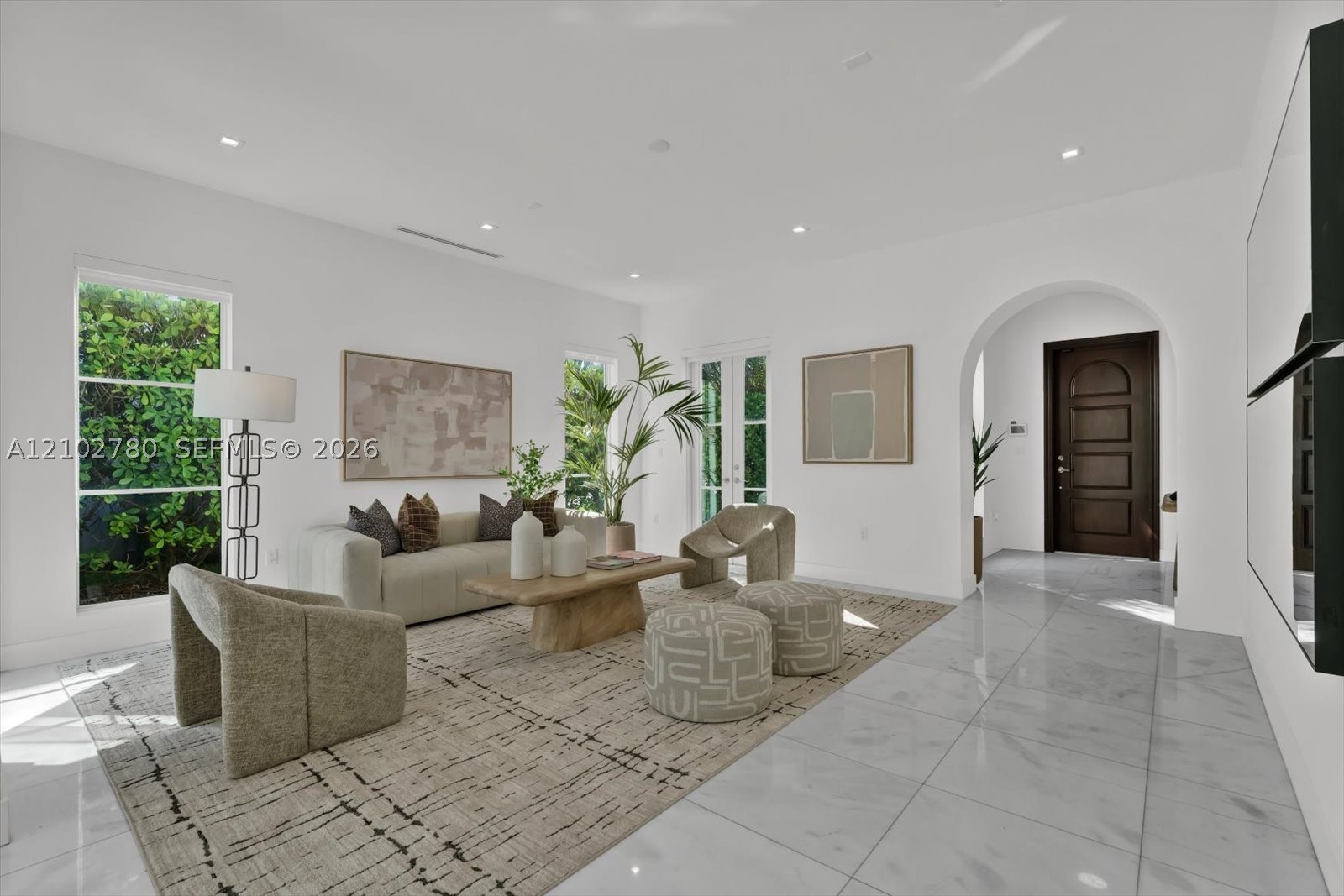 315 Santander Ave #315 Coral Gables, FL 33134