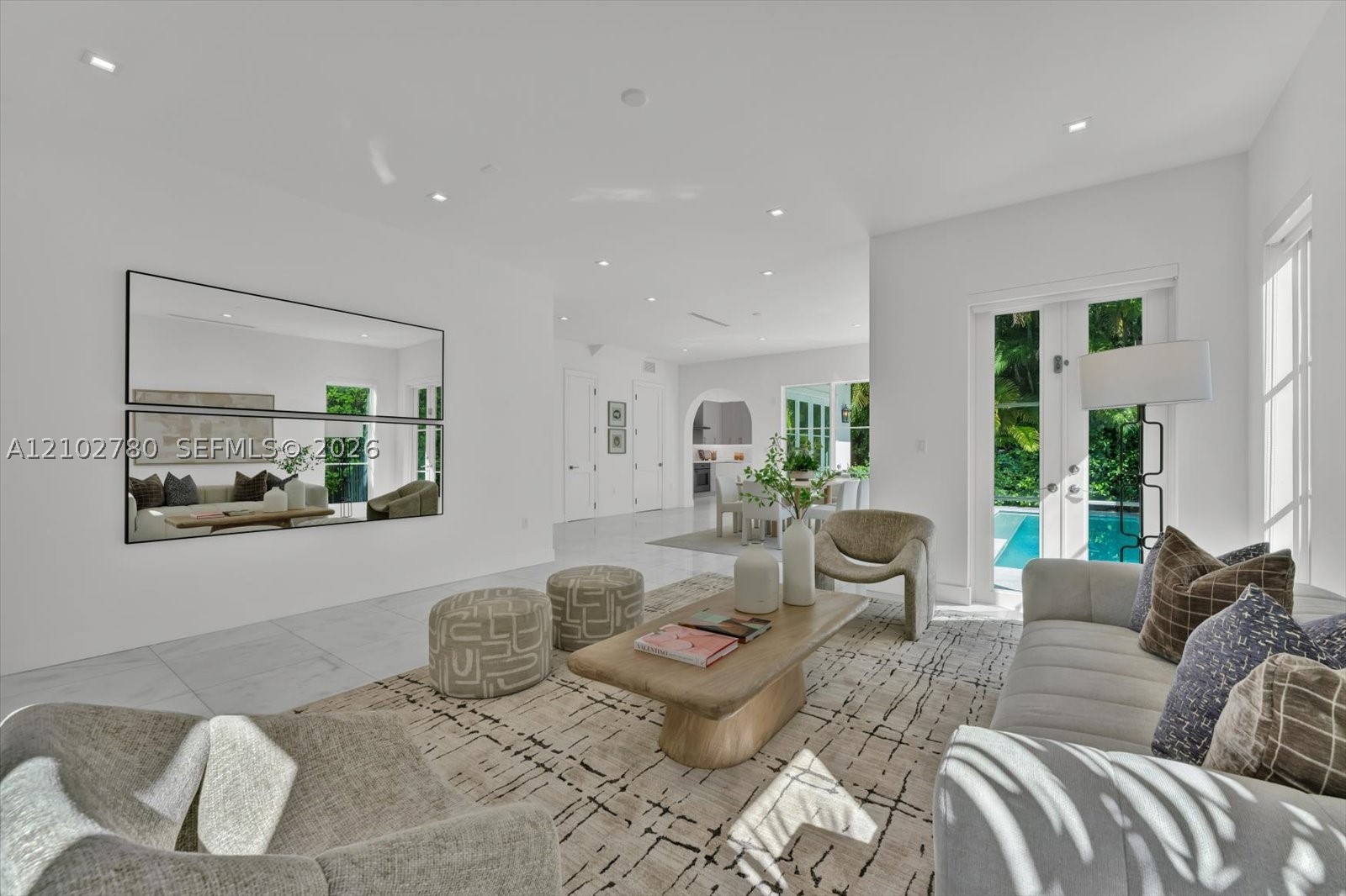 315 Santander Ave #315 Coral Gables, FL 33134
