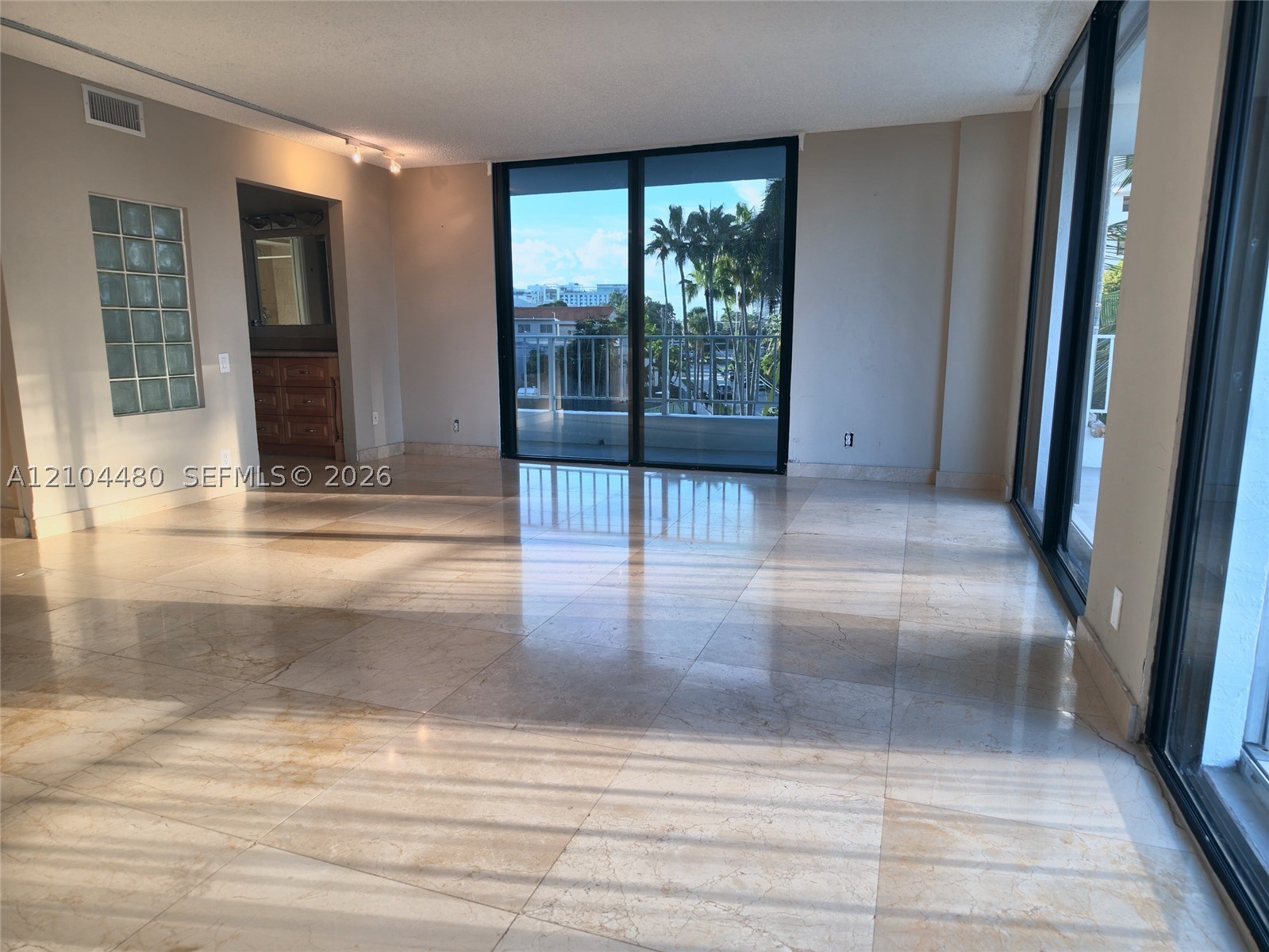 image Brickell Harbour8
