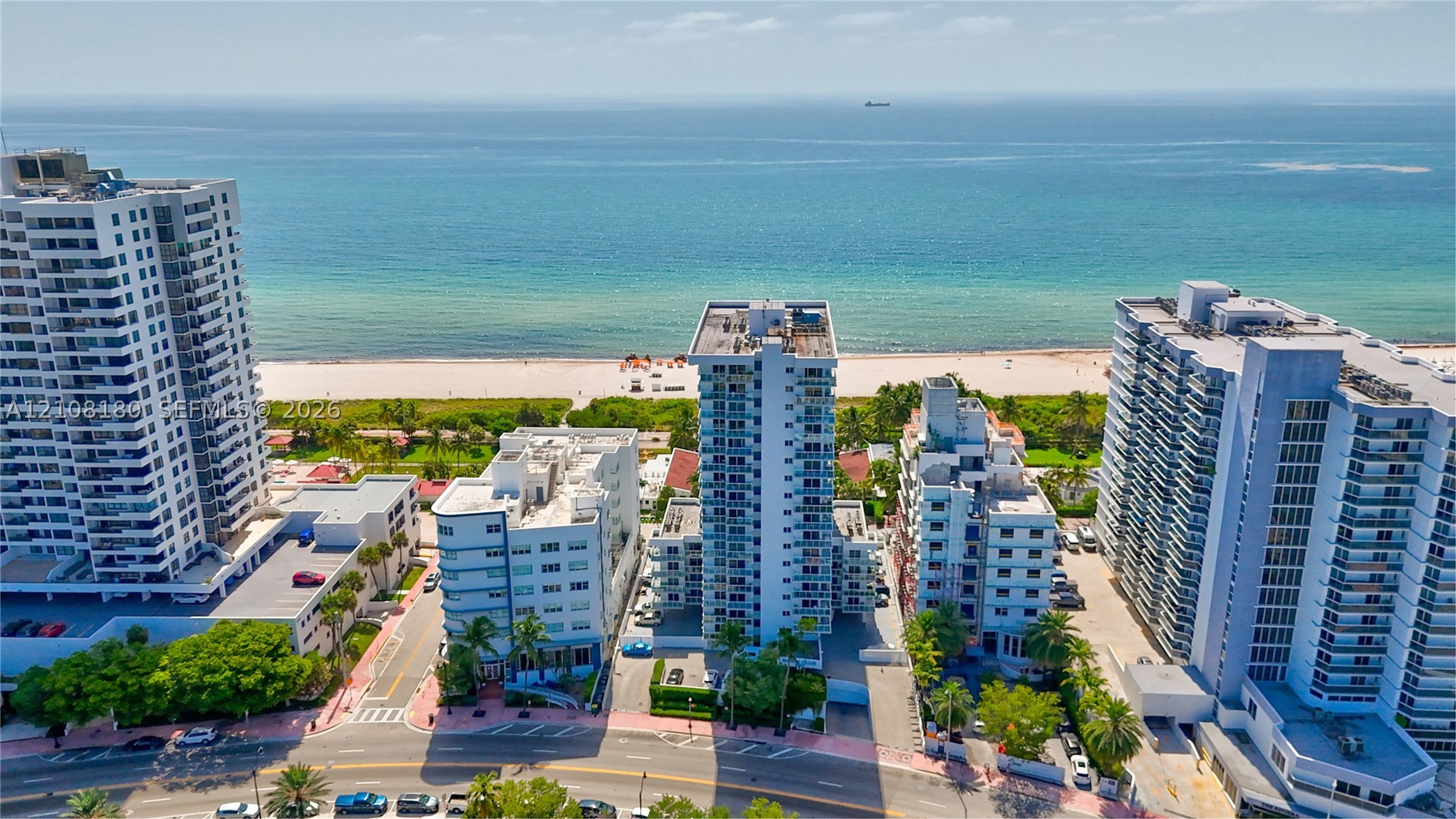2457 Collins Ave #1501