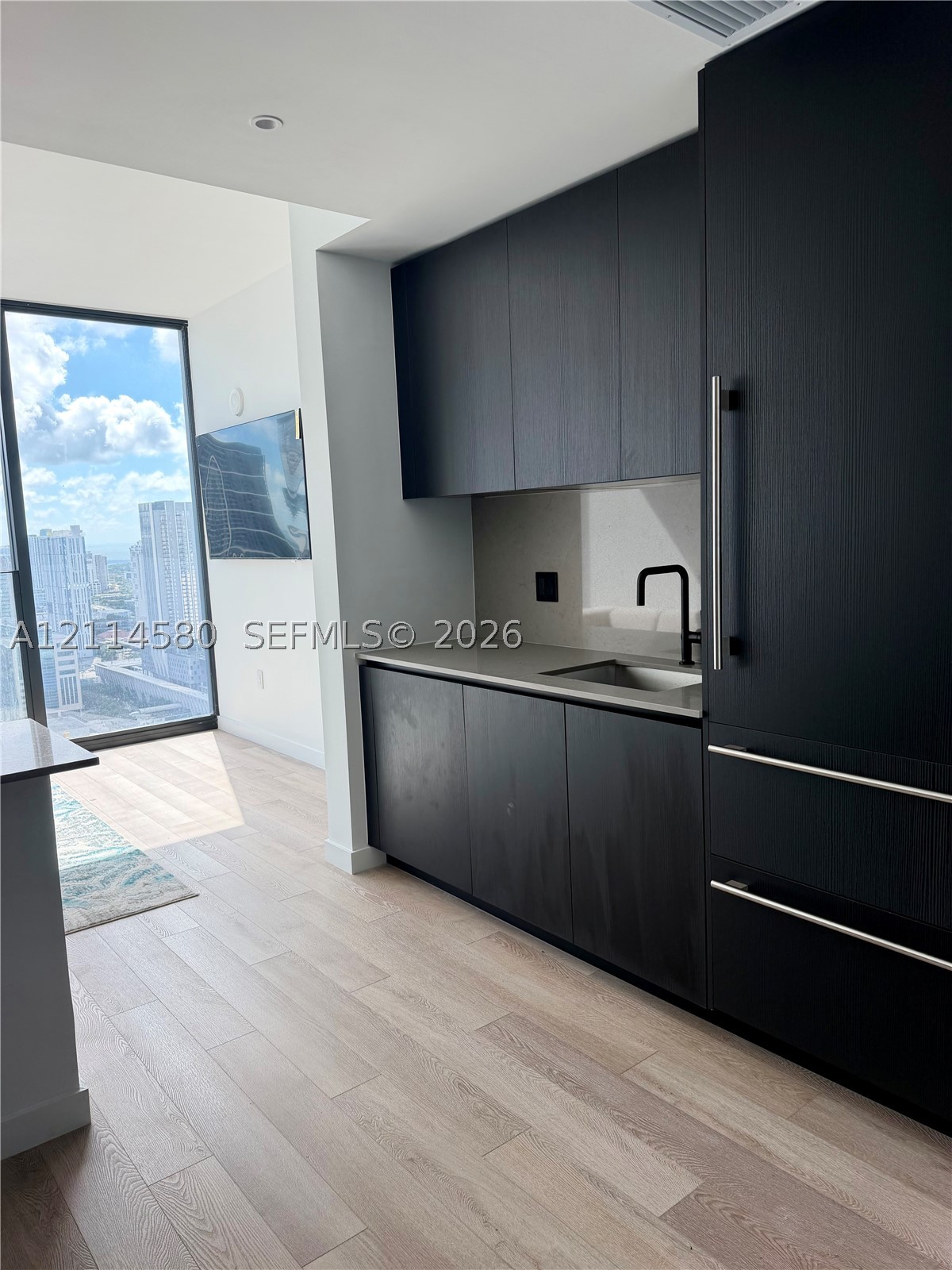 image E11EVEN Hotel & Residences10