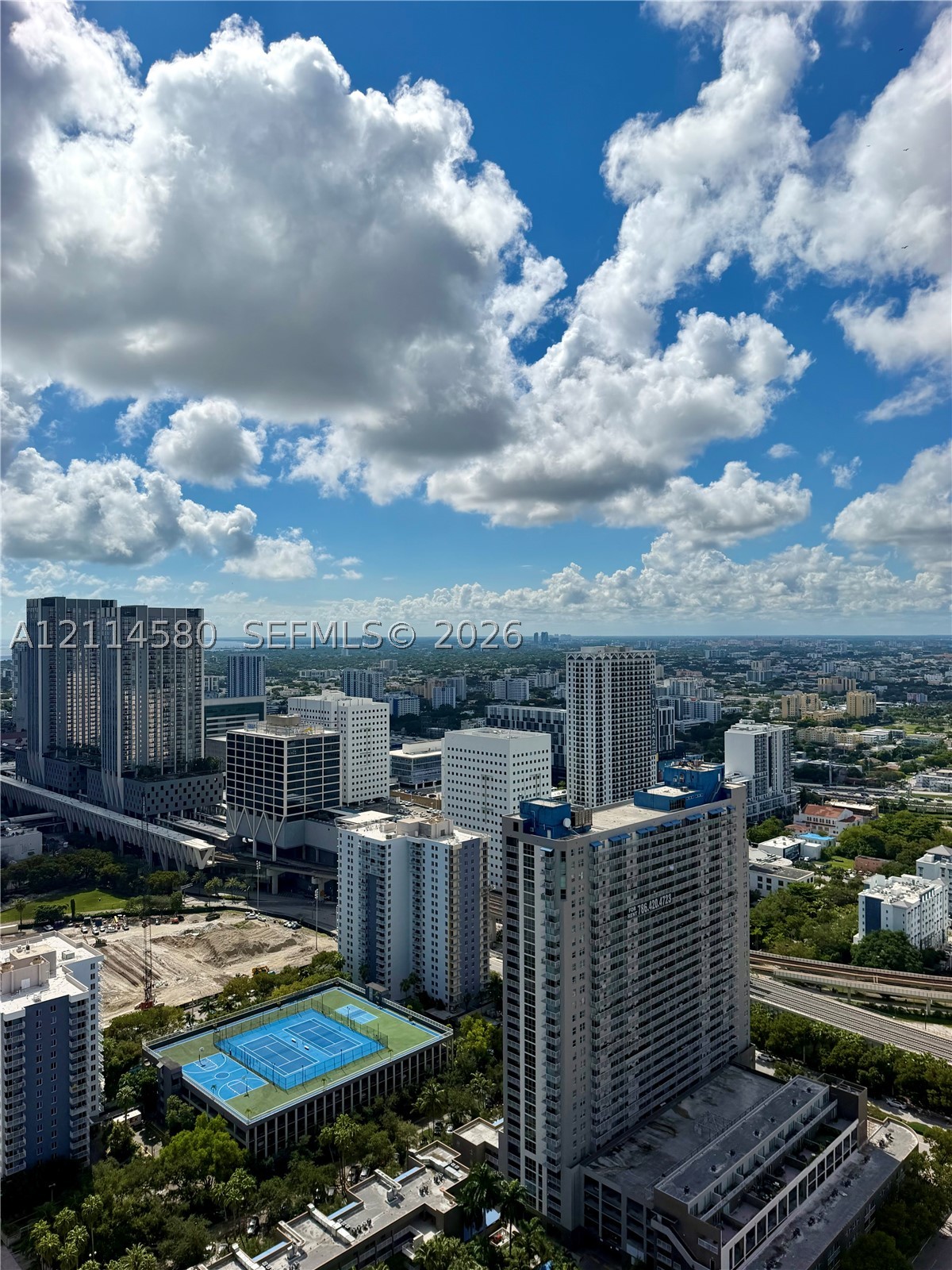 image E11EVEN Hotel & Residences13