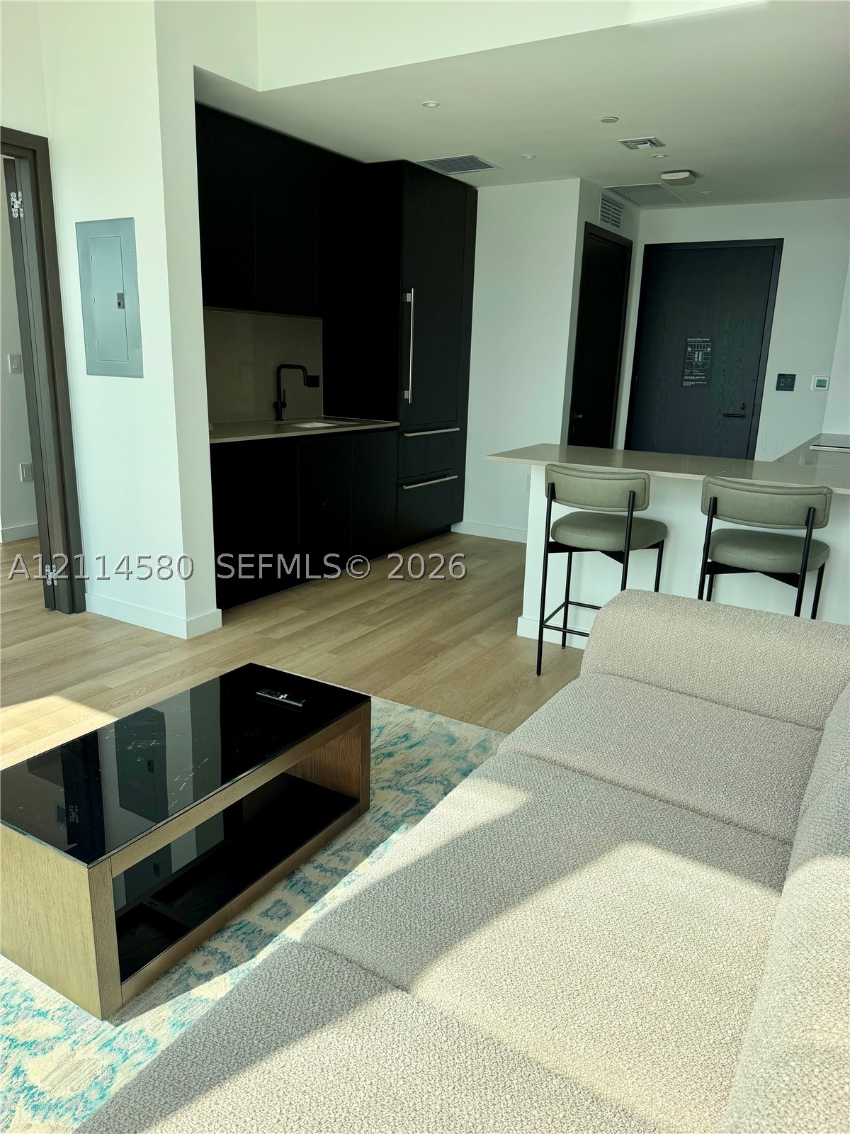 image E11EVEN Hotel & Residences3