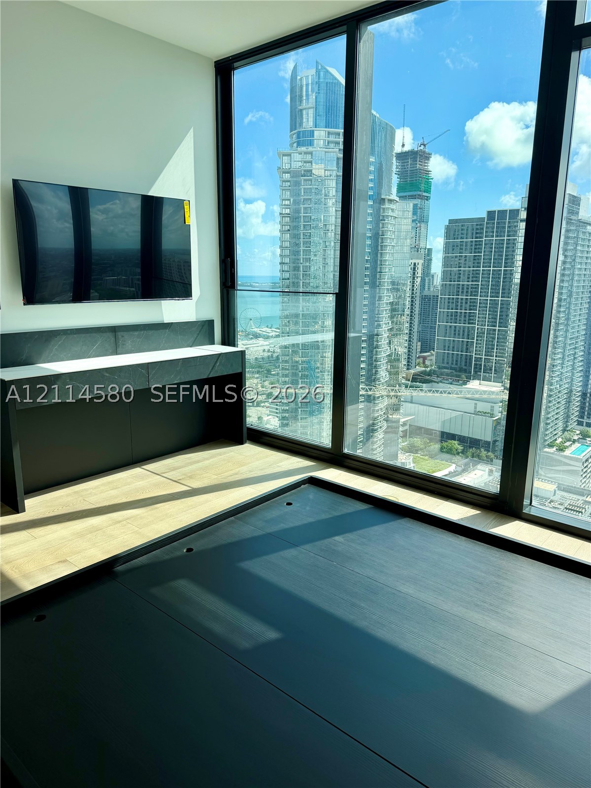 image E11EVEN Hotel & Residences5